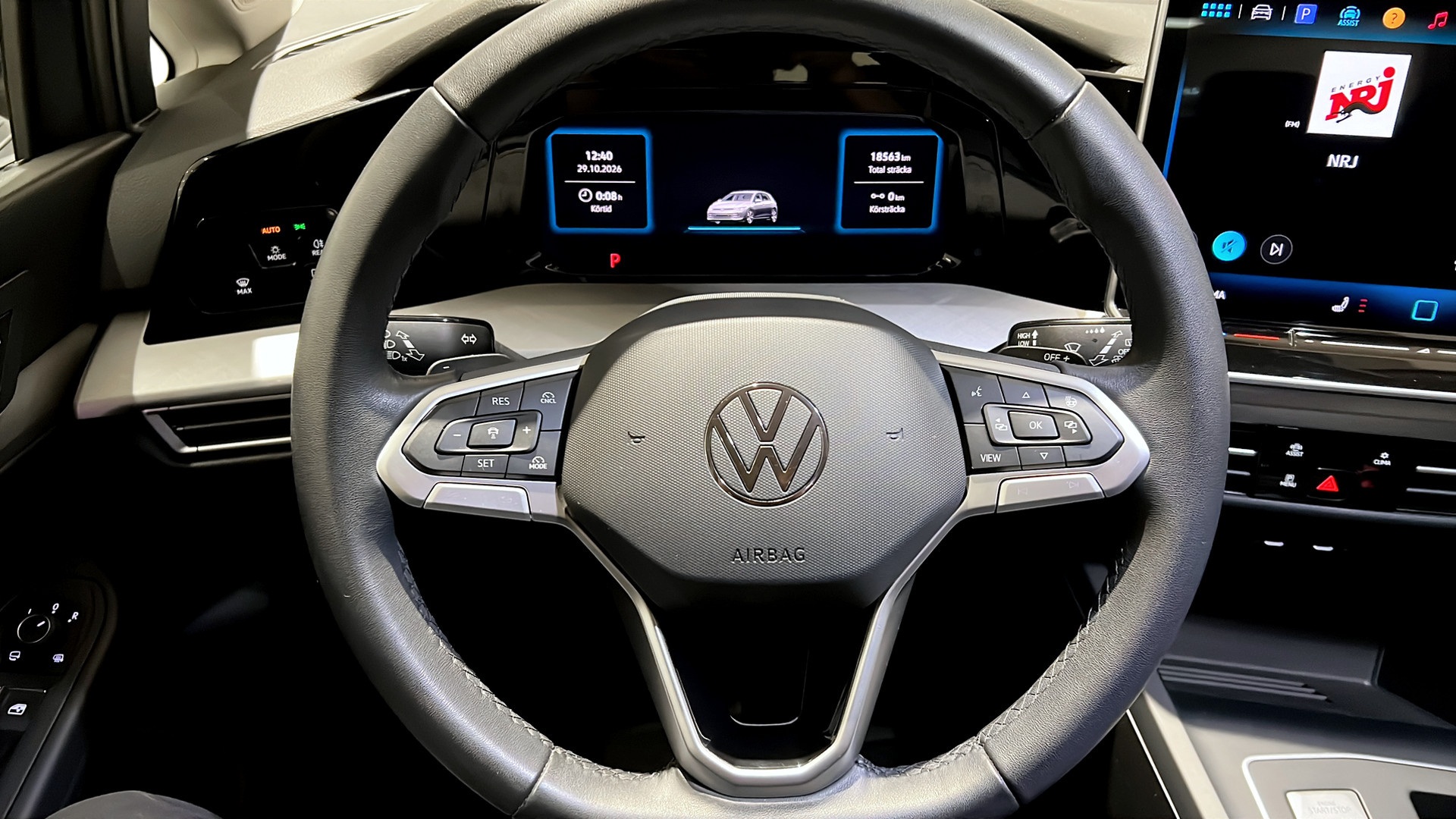 Volkswagen Golf UEF63B