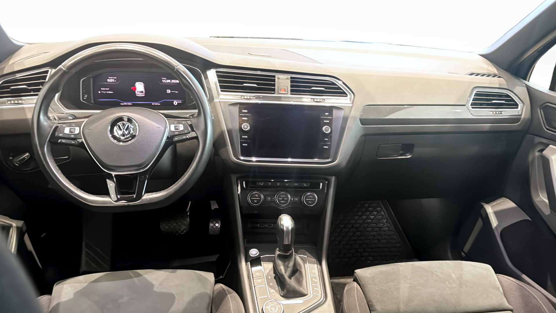Volkswagen Tiguan UEF79X