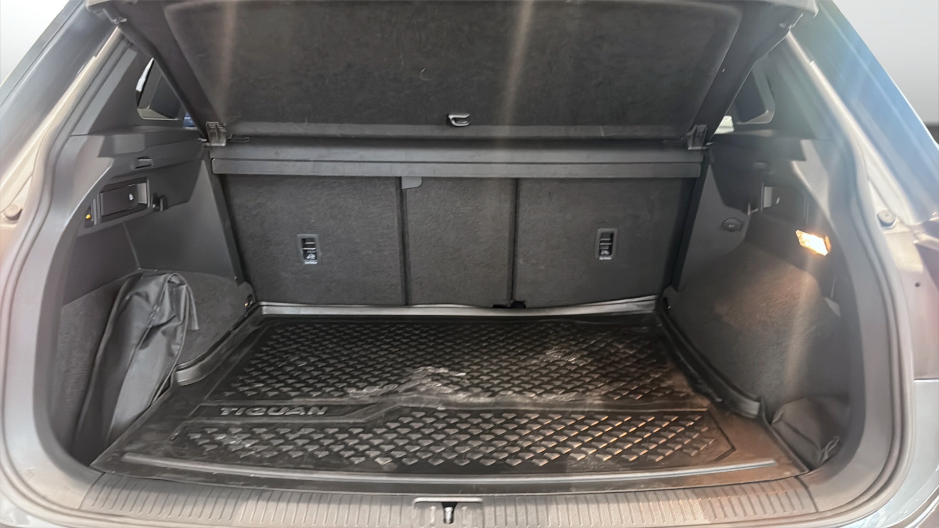 Volkswagen Tiguan UEF79X