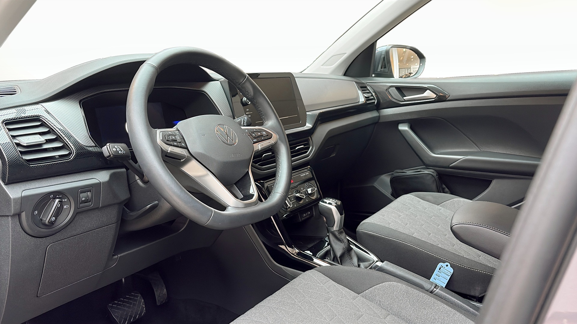 Volkswagen T-Cross UEG64P