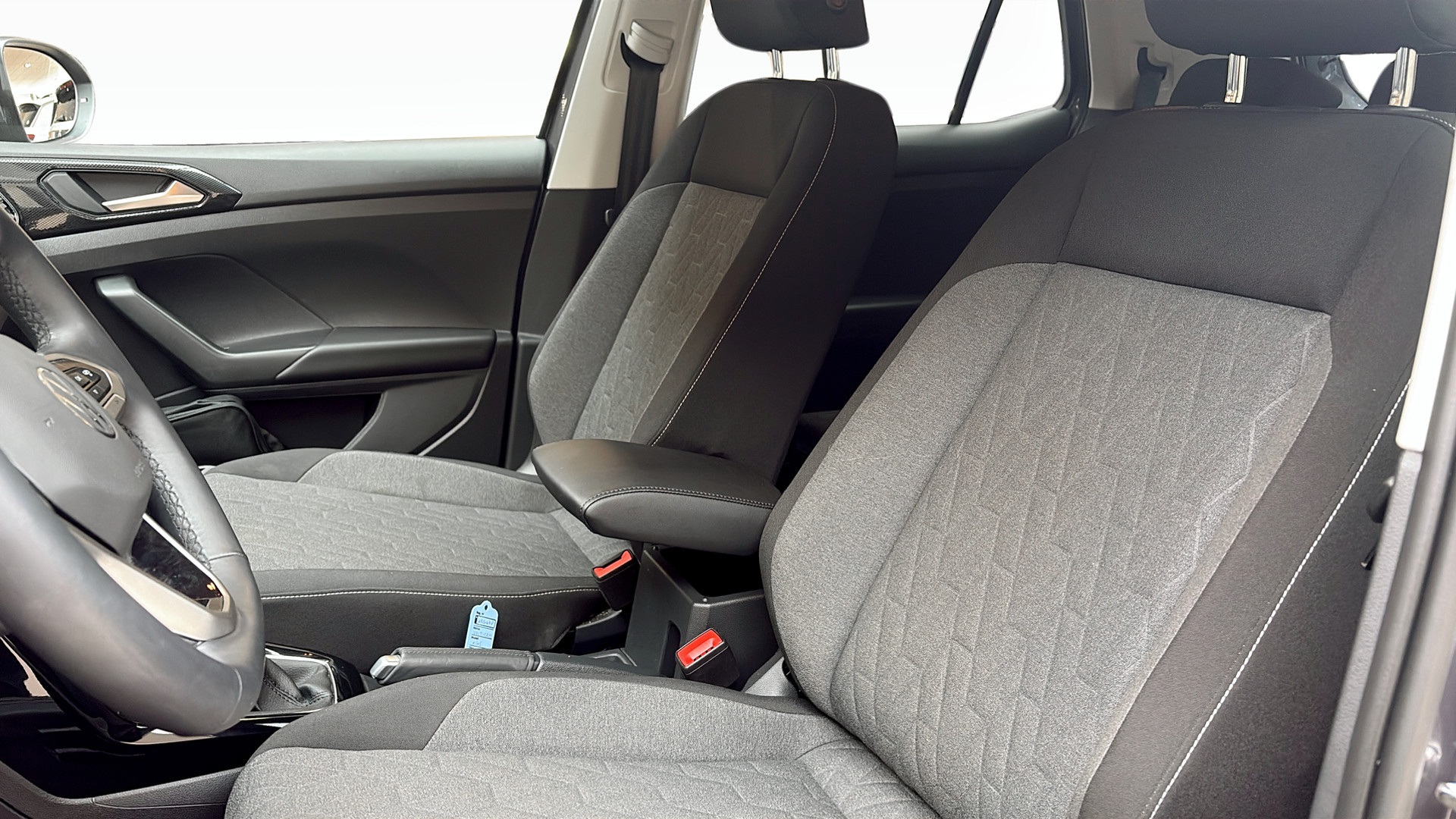 Volkswagen T-Cross UEG64P