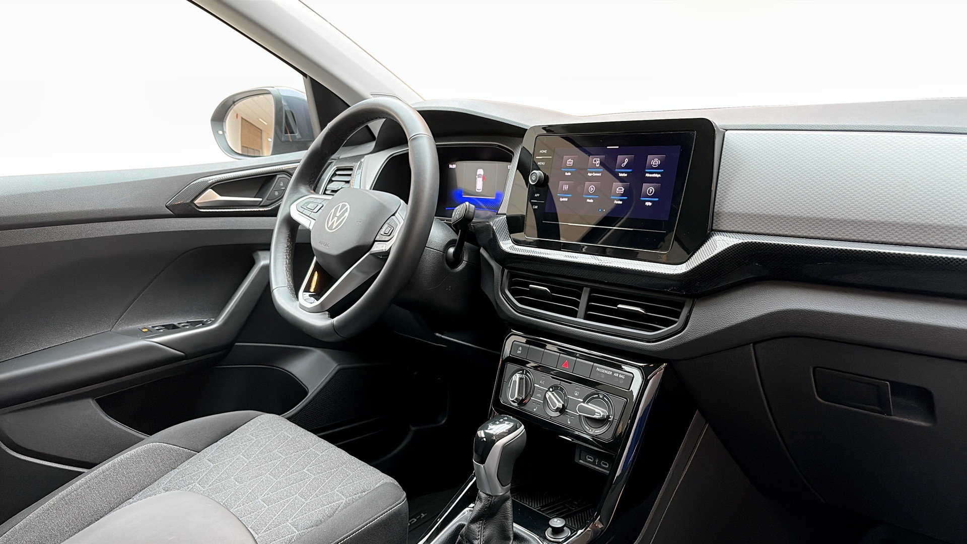 Volkswagen T-Cross UEG64P