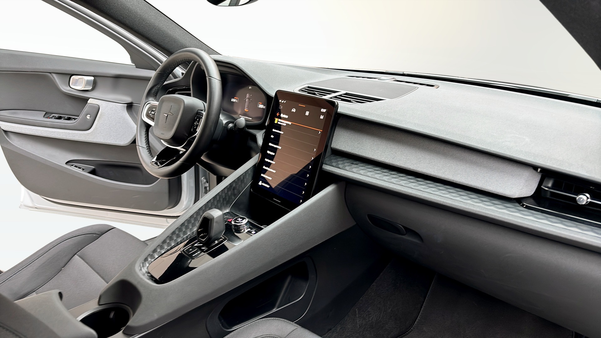 Polestar 2 UEG99A