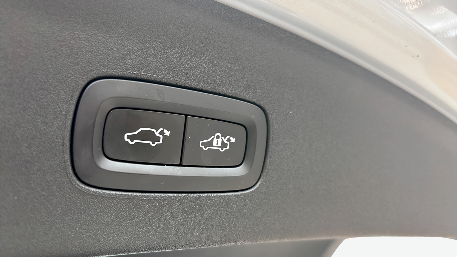 Polestar 2 UEG99A