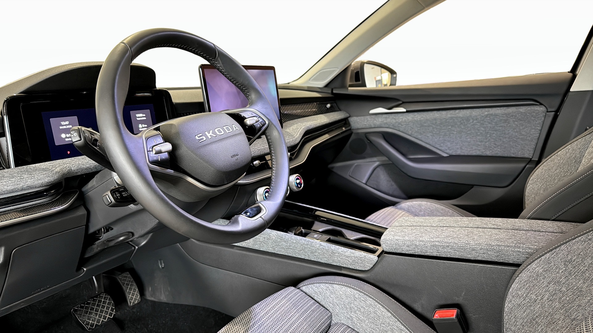 Skoda Superb UEM91H