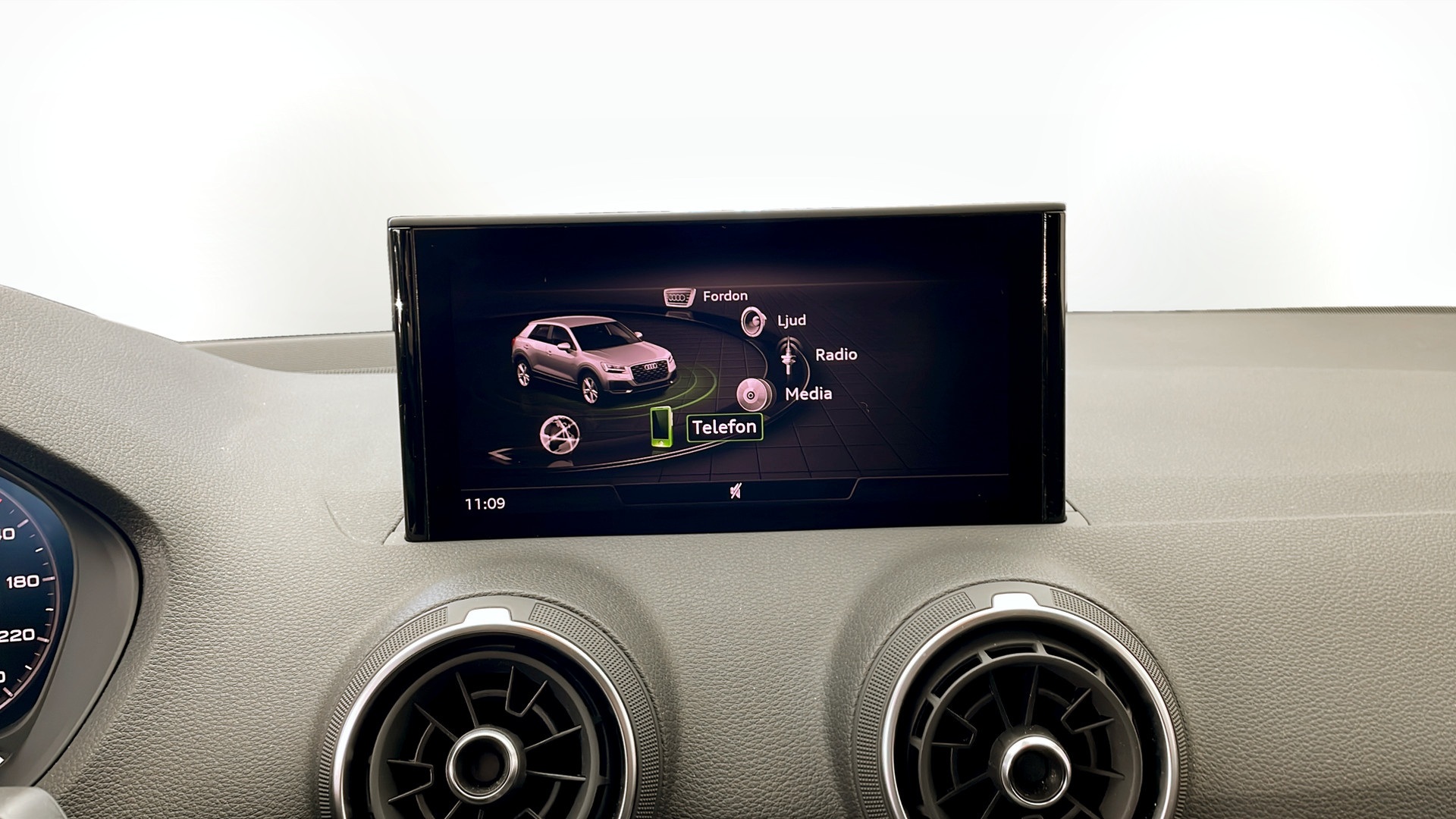Audi Q2 UEN89G