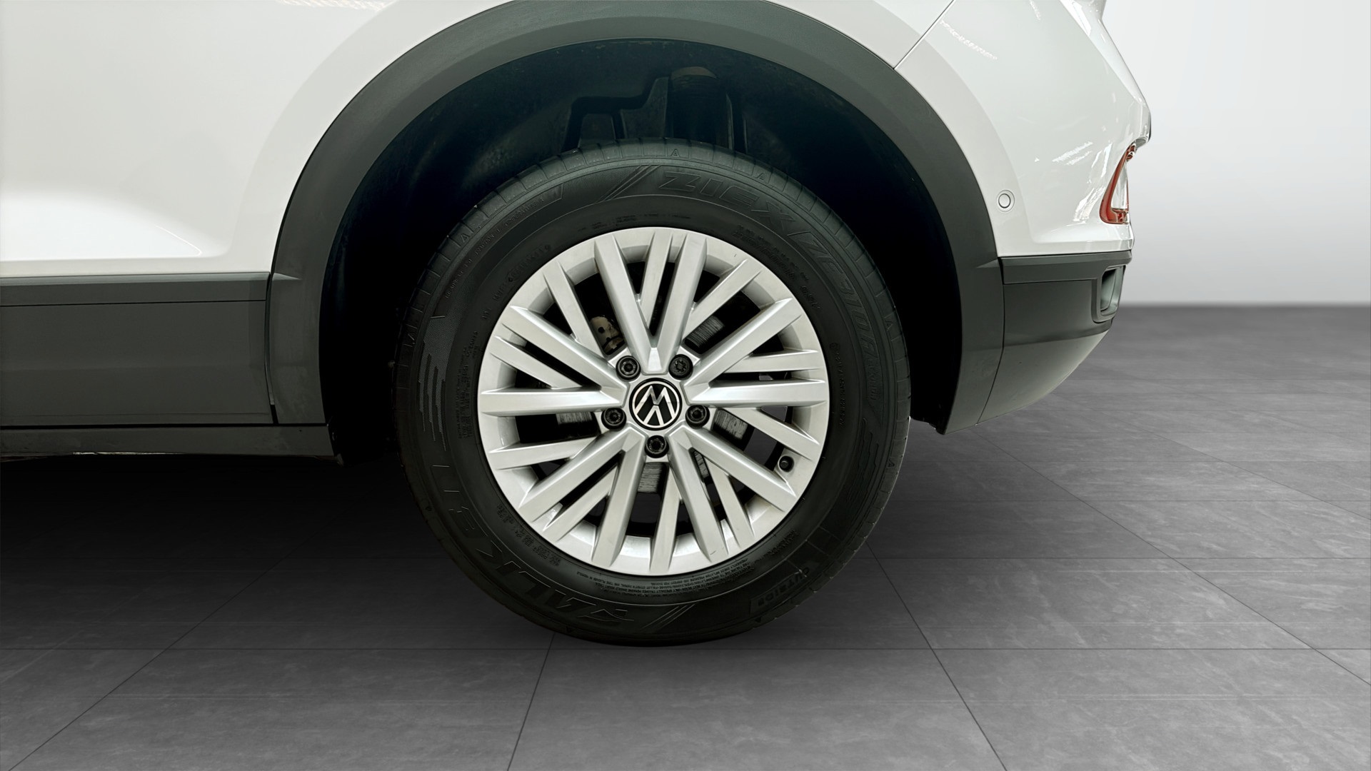 Volkswagen T-Roc UER08A