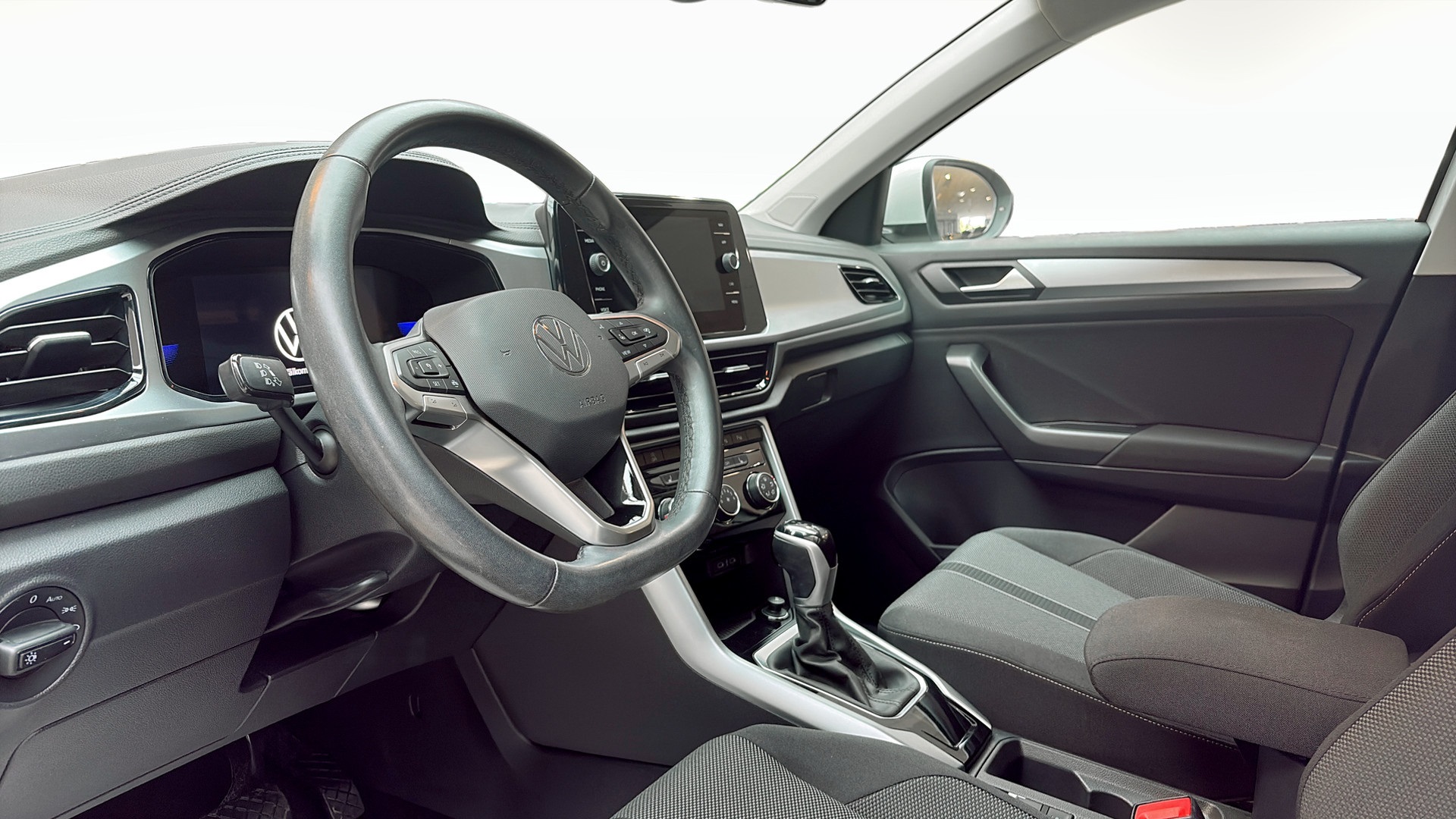 Volkswagen T-Roc UER08A