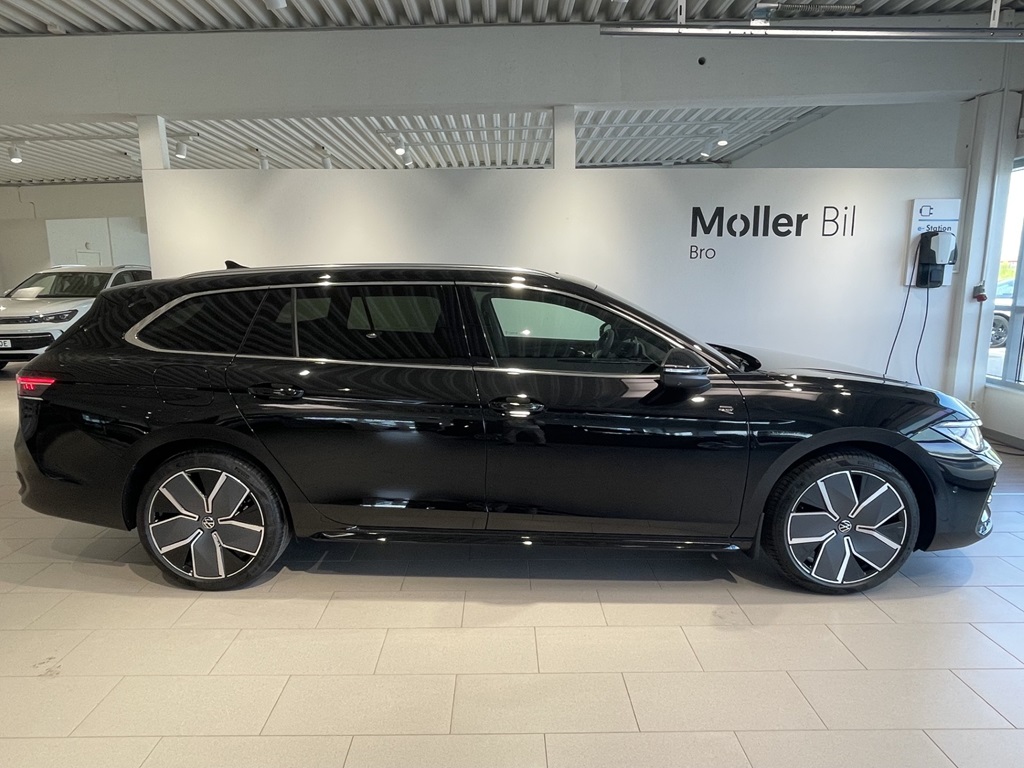 Volkswagen Passat UFB52Z