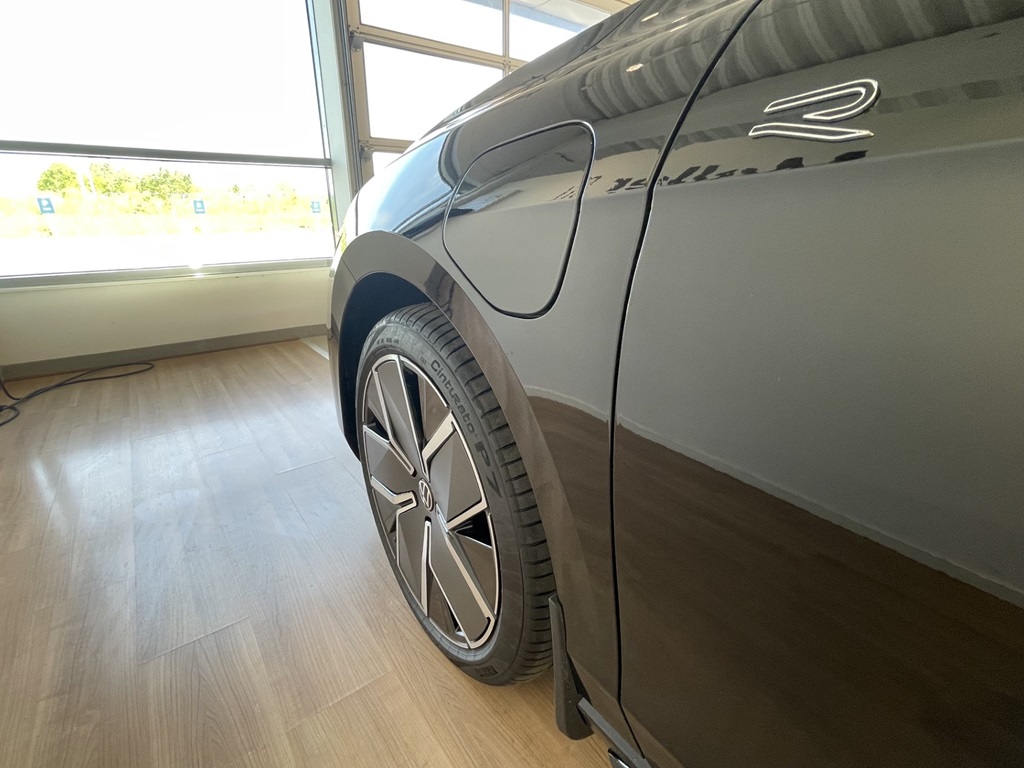 Volkswagen Passat UFB52Z