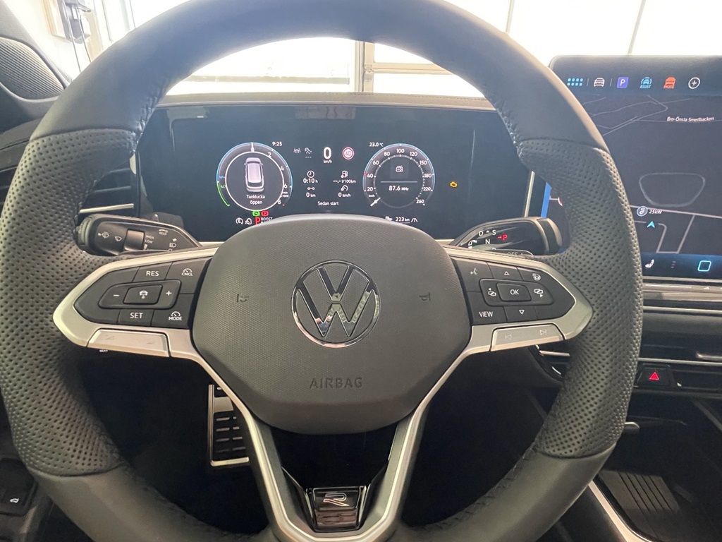 Volkswagen Passat UFB52Z