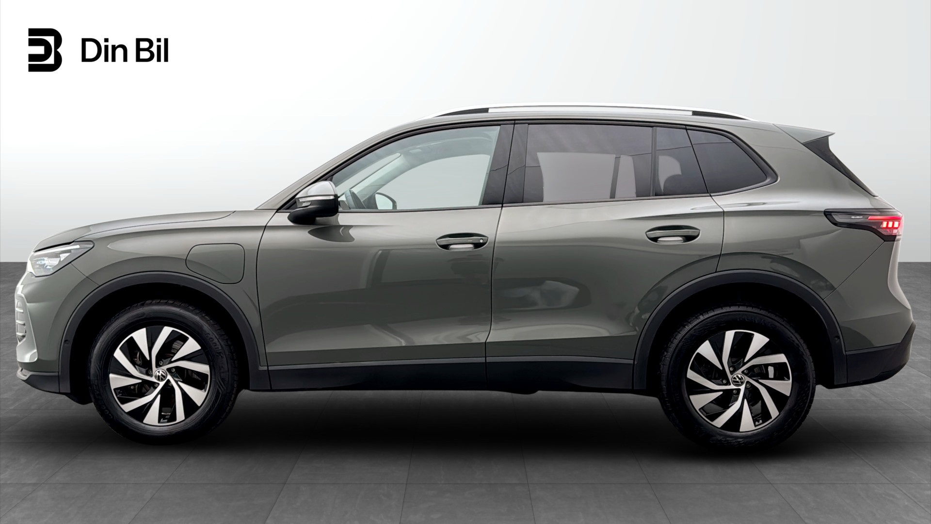 Volkswagen Tiguan UFF64J