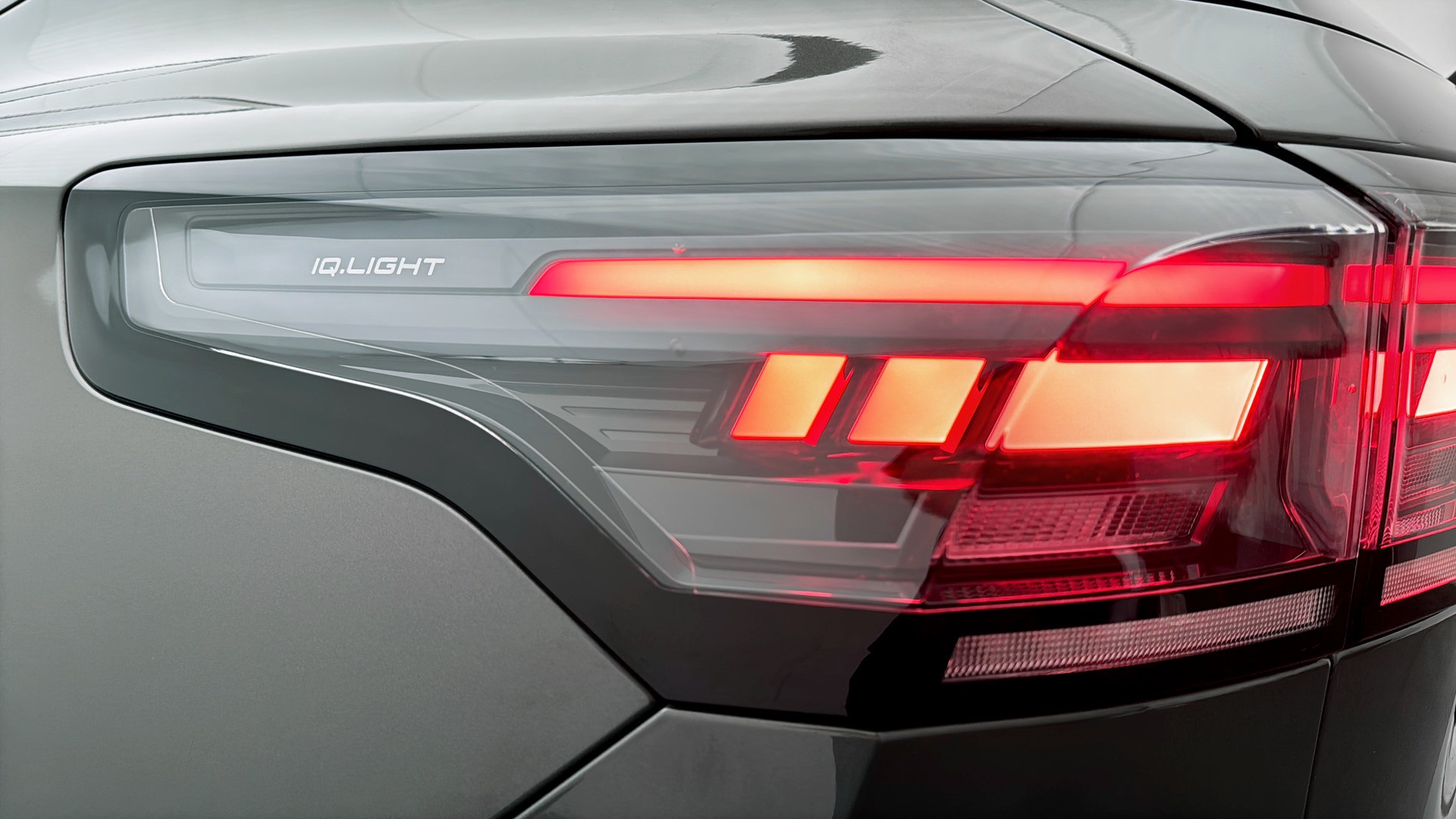 Volkswagen Tiguan UFF64J