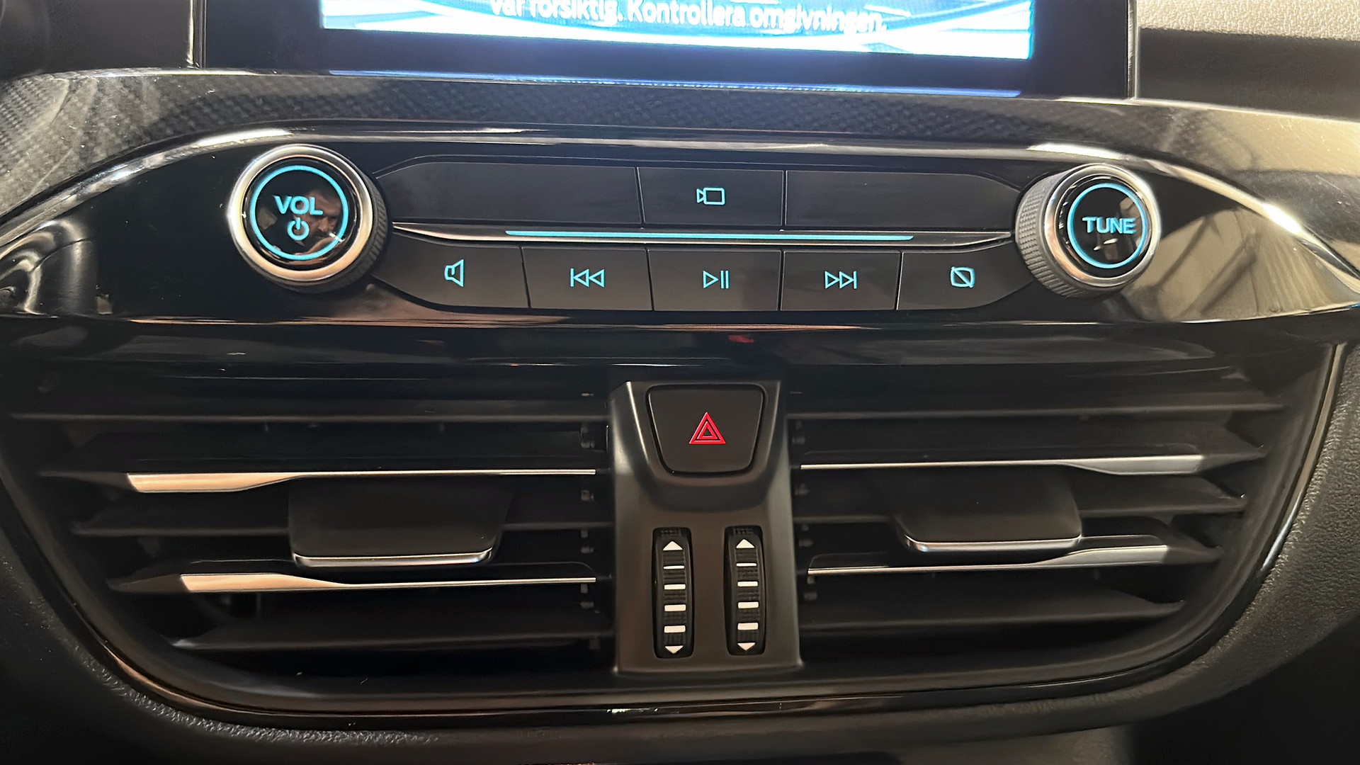 Ford Kuga UFY17M
