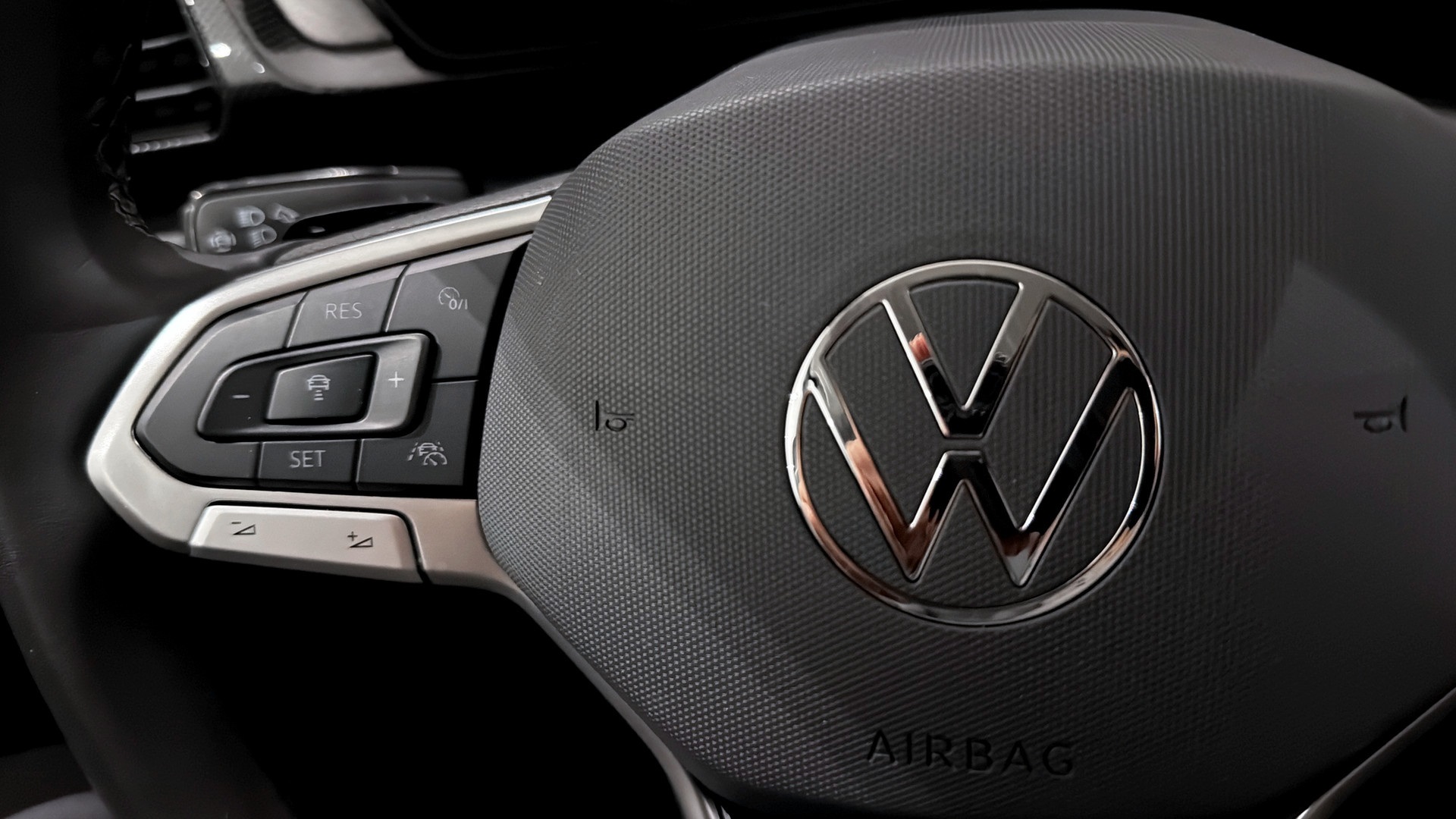 Volkswagen T-Cross UHB09X