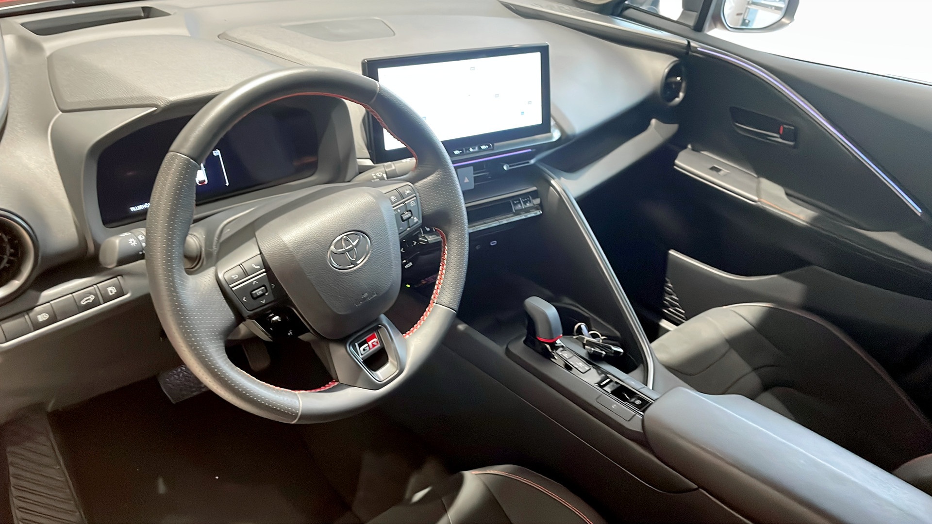 Toyota C-HR UHC63C