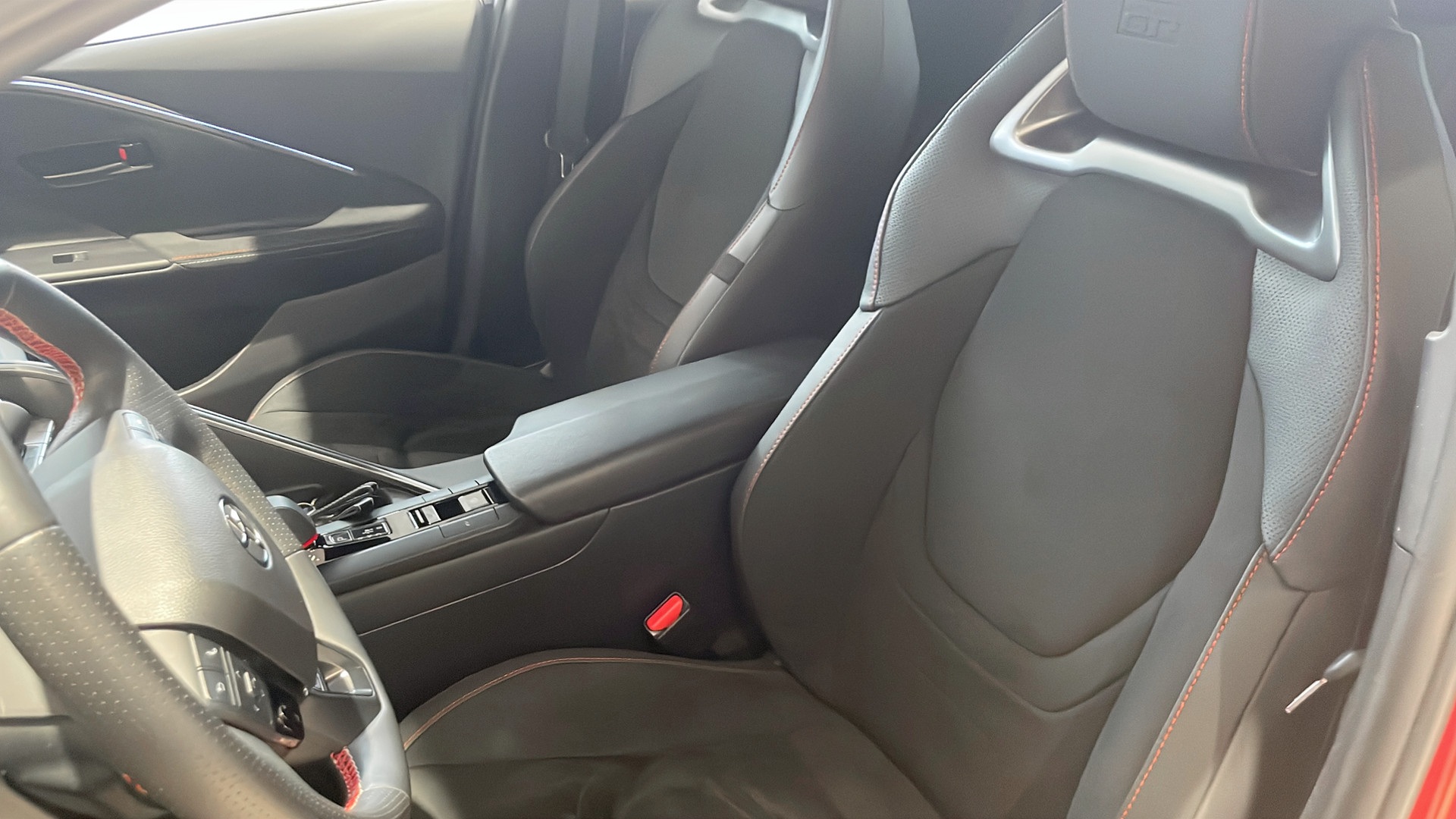 Toyota C-HR UHC63C