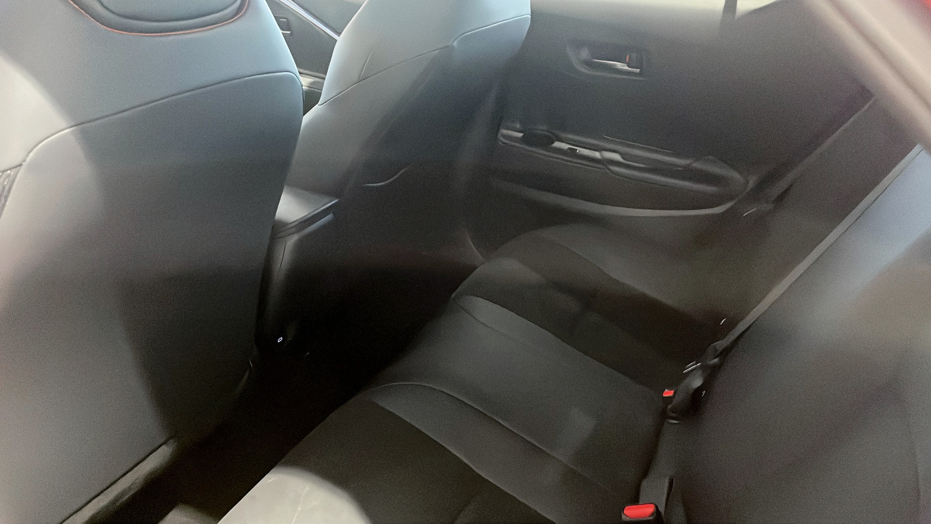 Toyota C-HR UHC63C