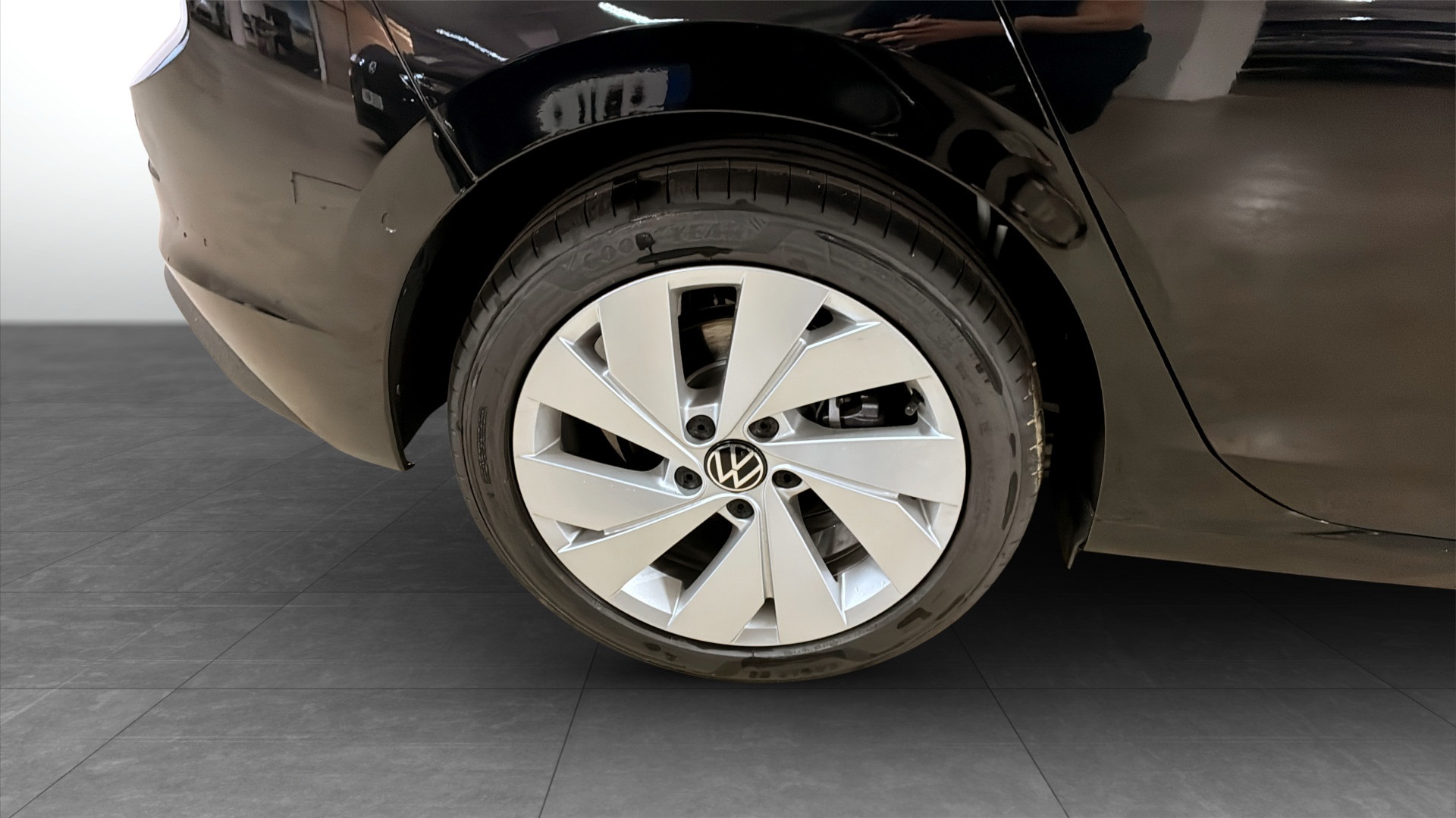 Volkswagen Golf UHK27B