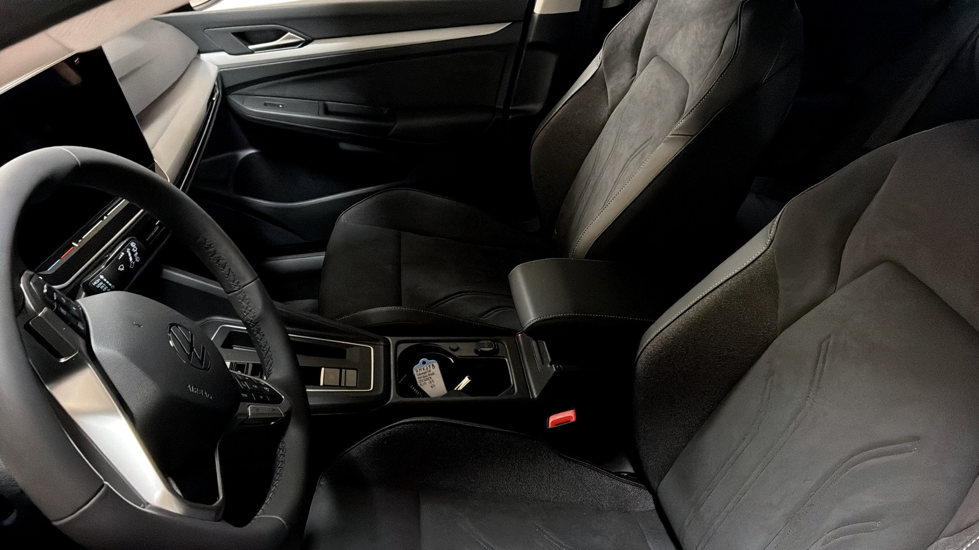 Volkswagen Golf UHK27B