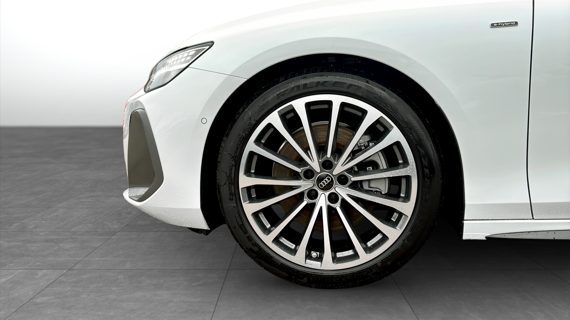 Audi A6 Avant UHM63F