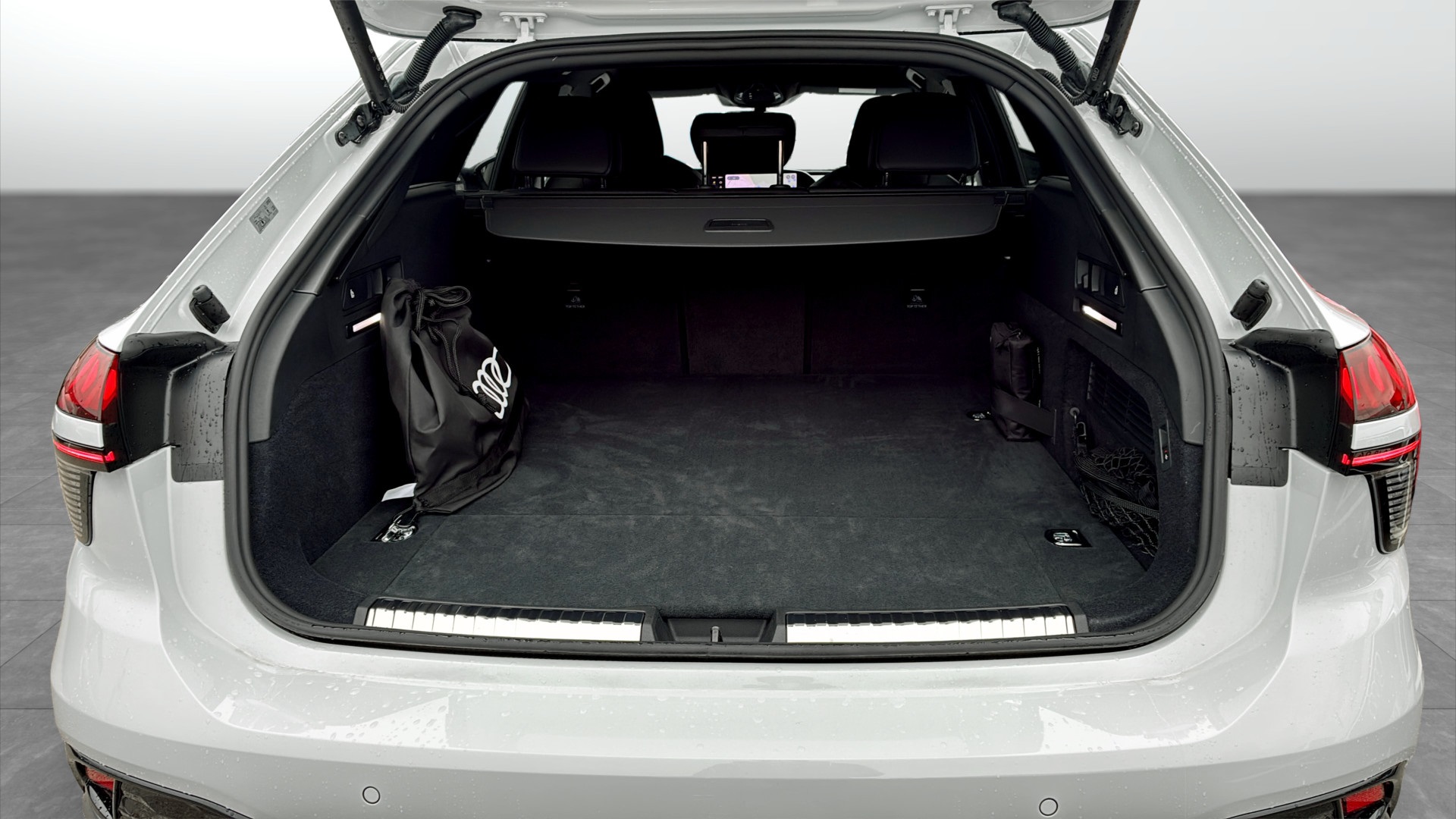 Audi A6 Avant UHM63F