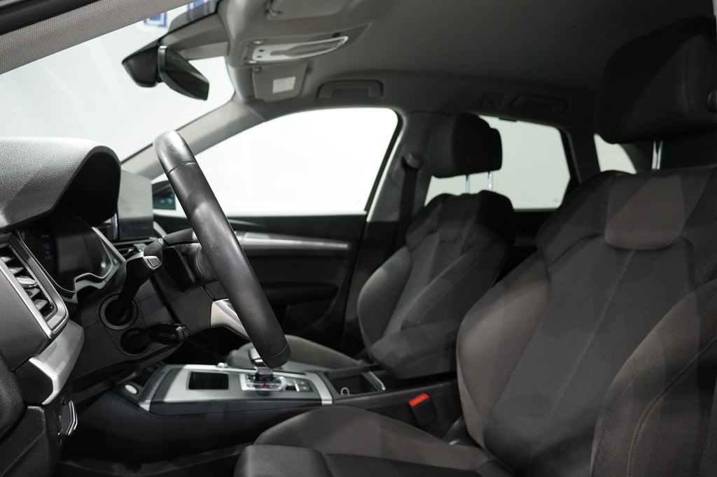 Audi Q5 UJJ08X