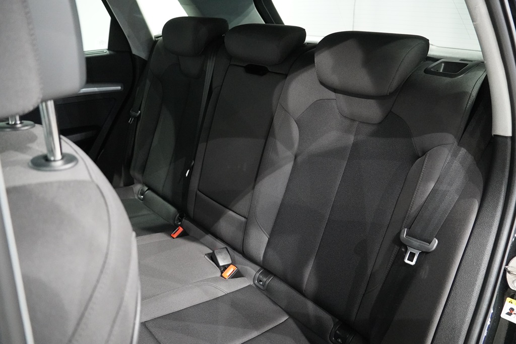 Audi Q5 UJJ08X