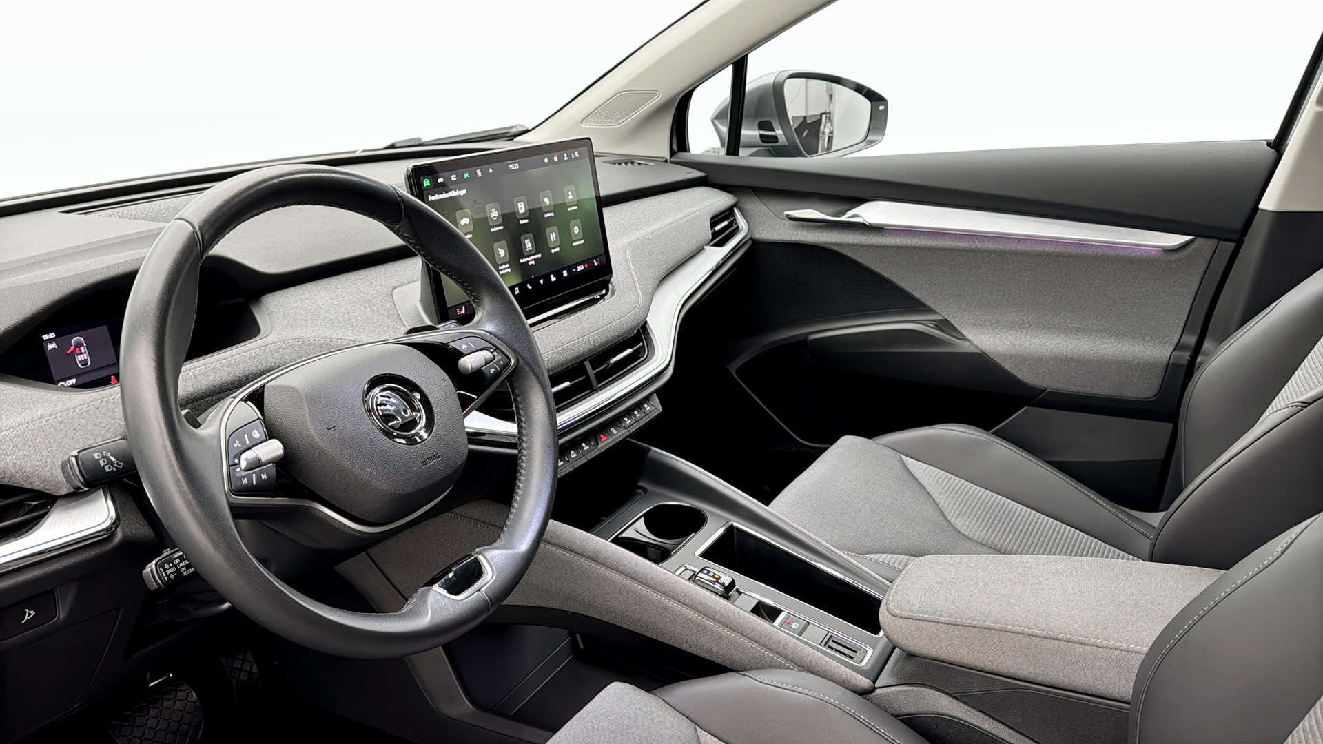 Skoda Enyaq UJJ09P
