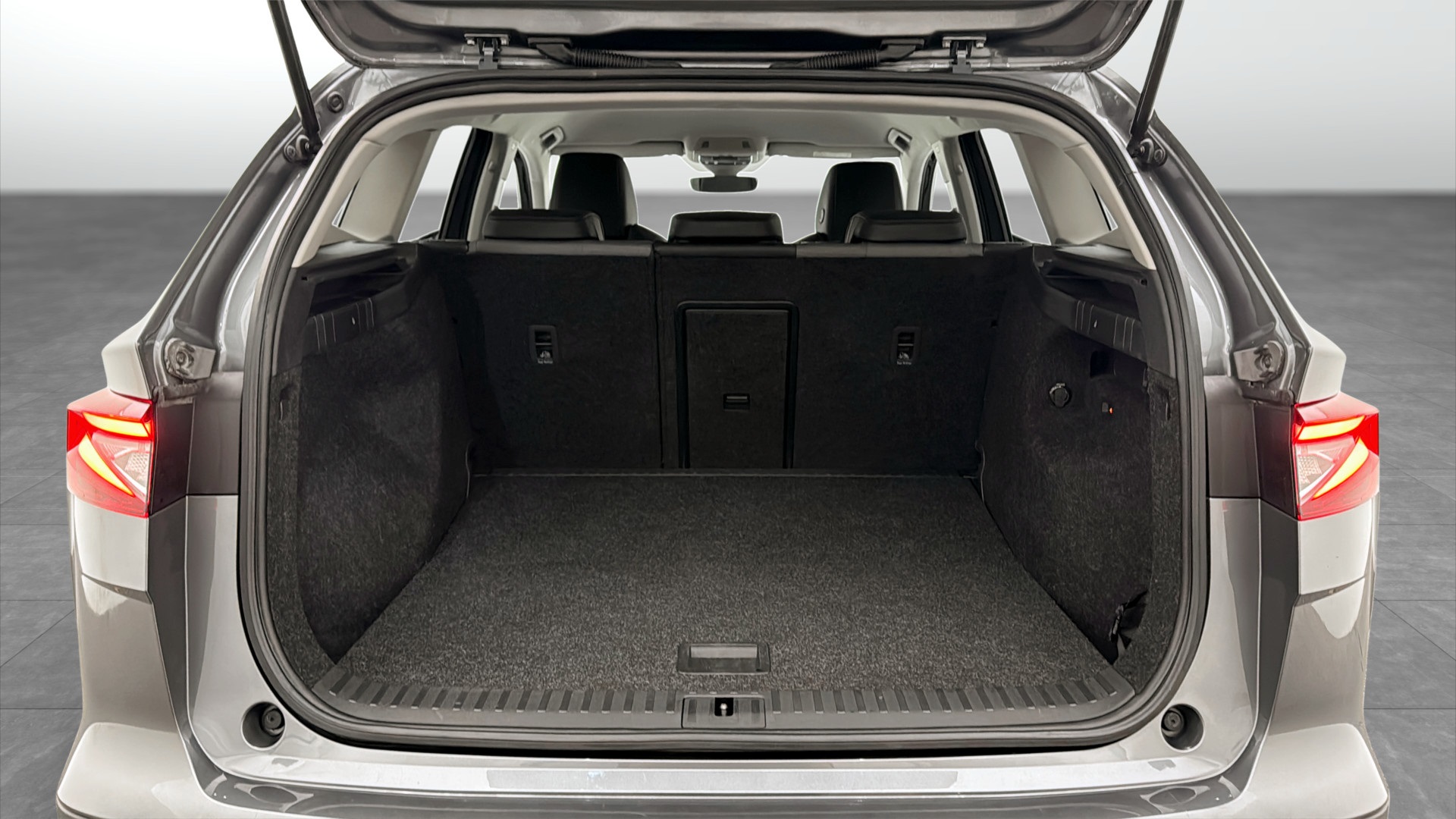 Skoda Enyaq UJJ09P