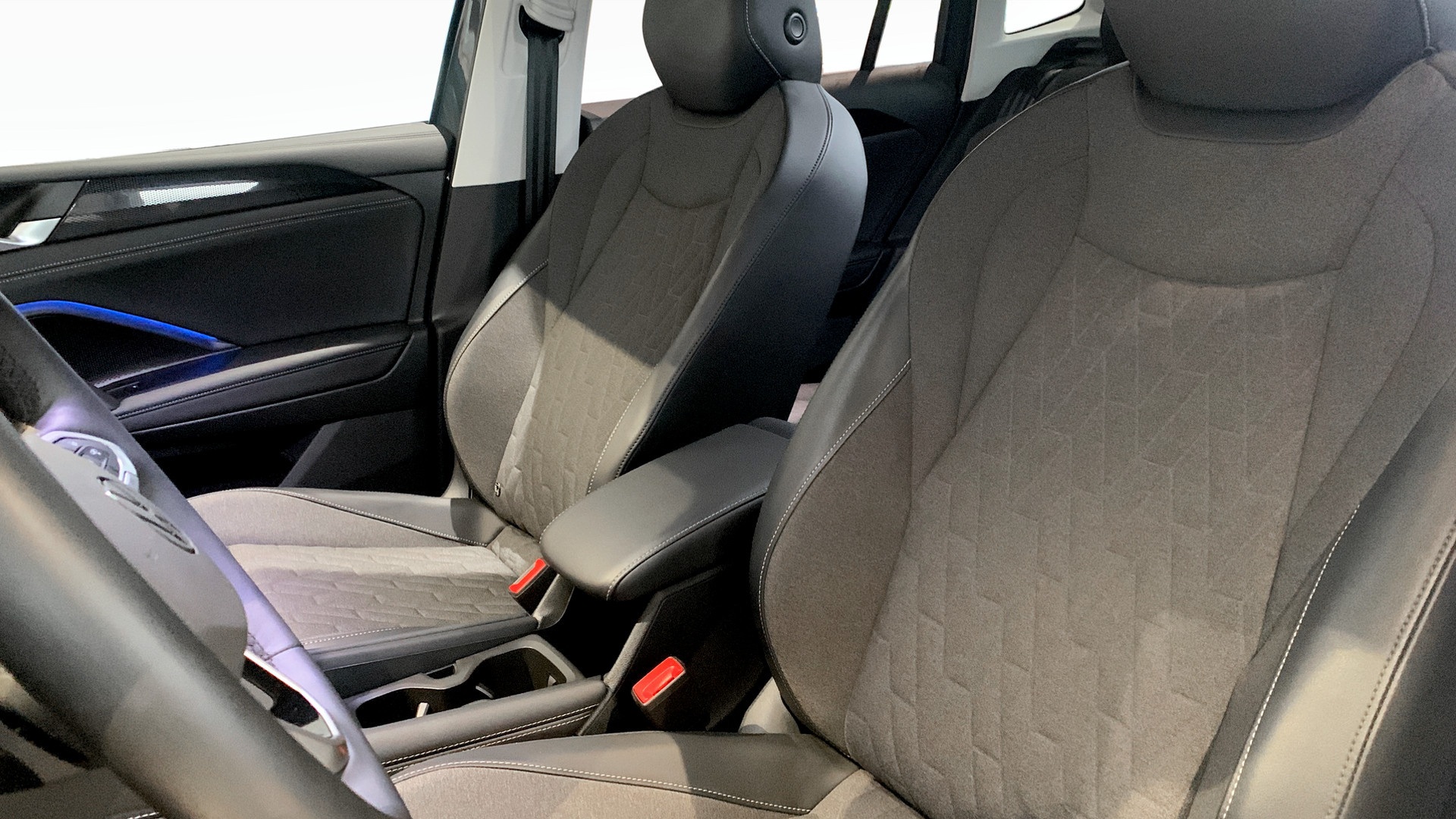 Volkswagen Tiguan UJK90M