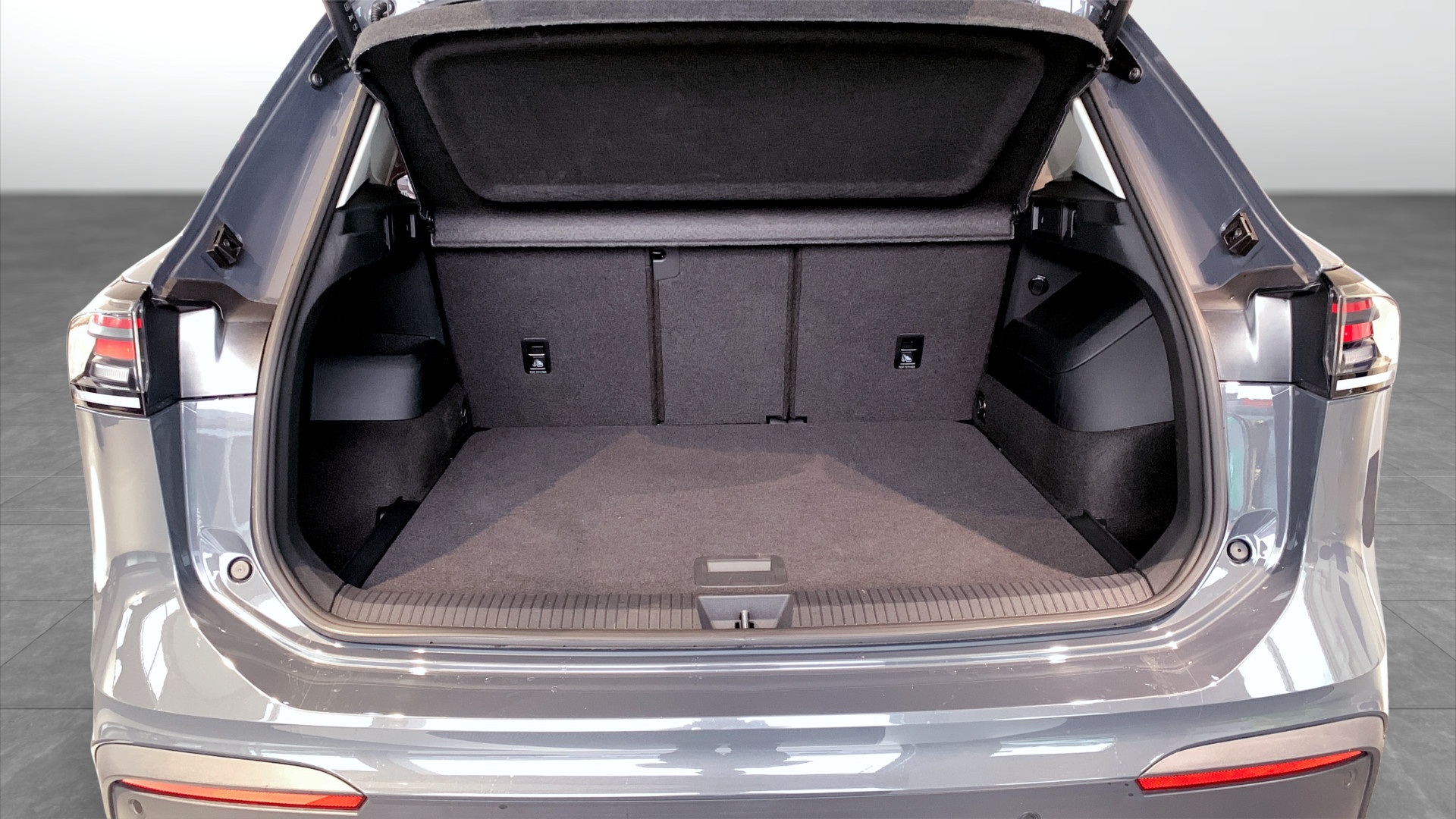 Volkswagen Tiguan UJK90M