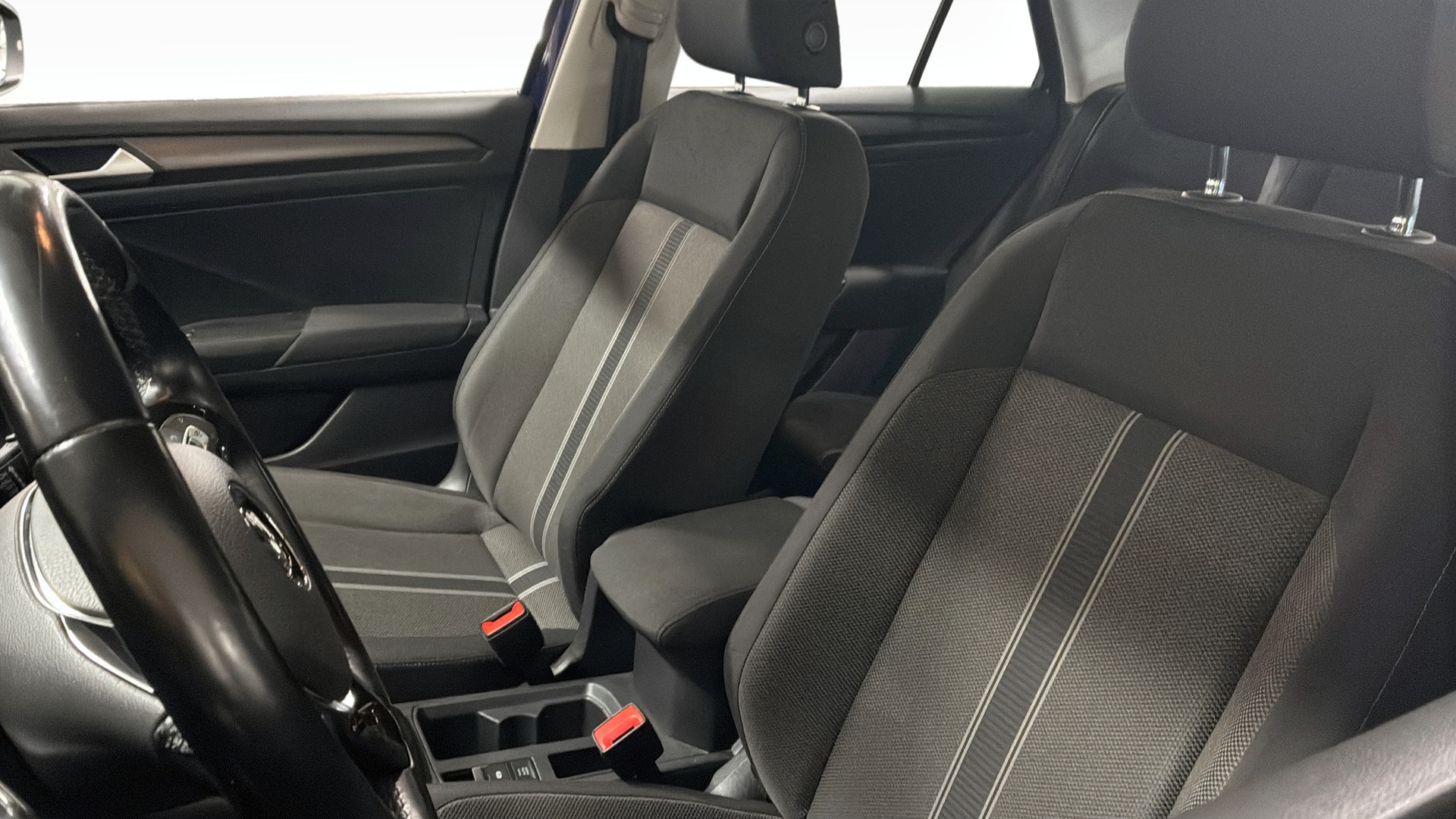 Volkswagen T-Roc UJL050