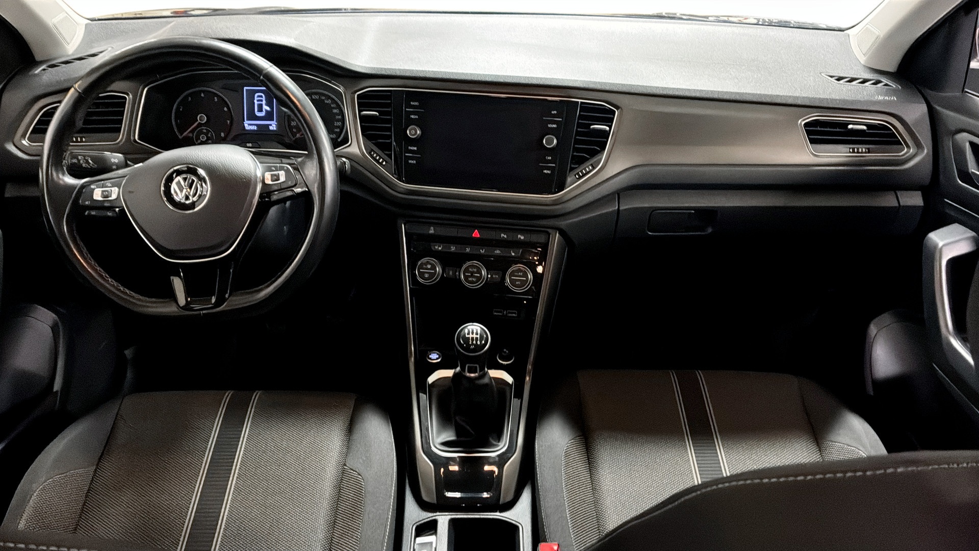 Volkswagen T-Roc UJL050