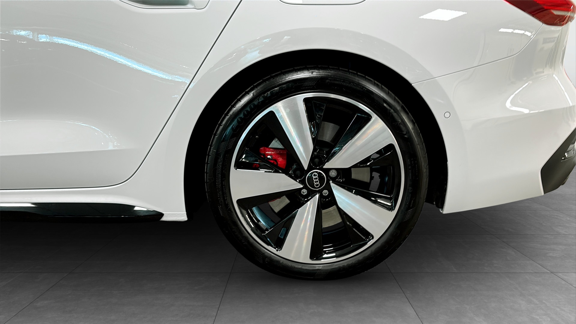 Audi A5 Avant UKR06B