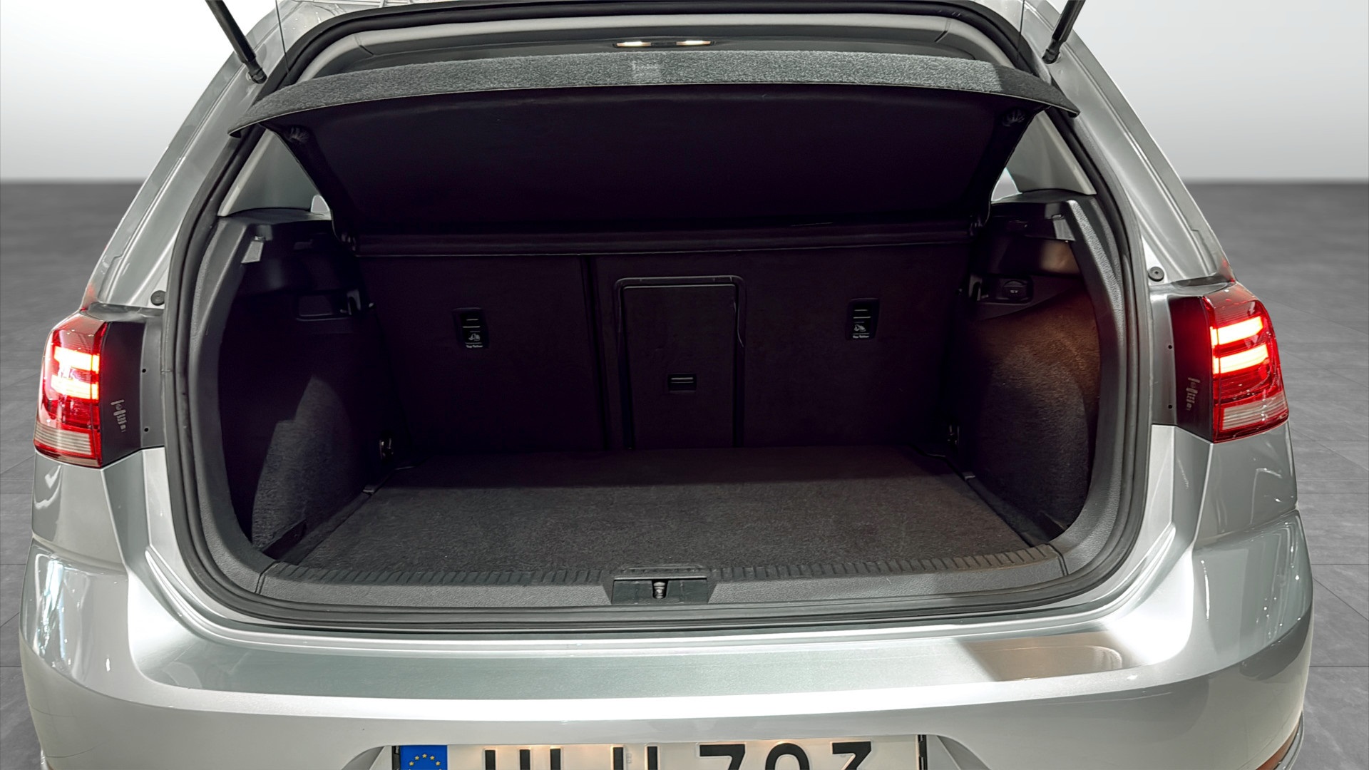 Volkswagen Golf ULH703