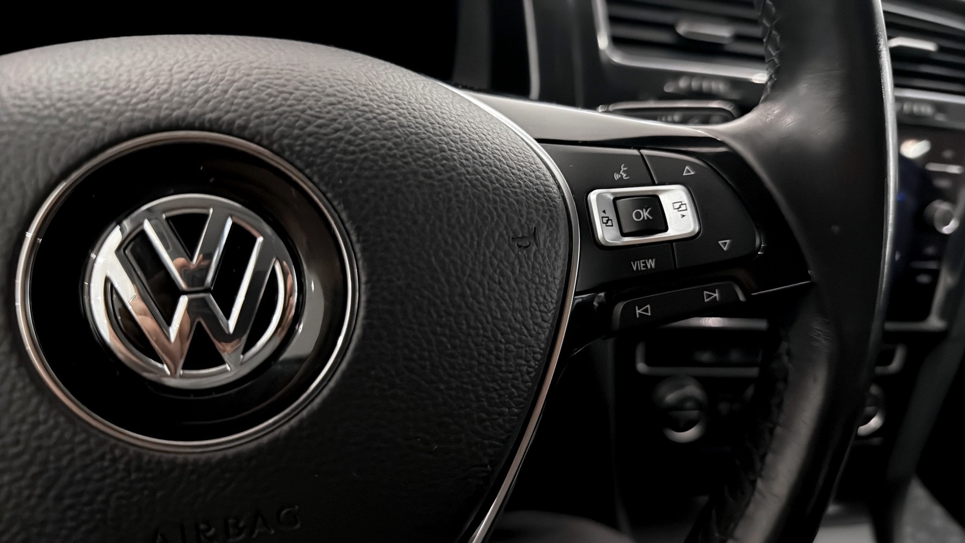 Volkswagen Golf ULH703