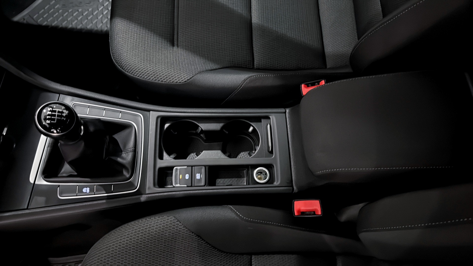 Volkswagen Golf ULH703