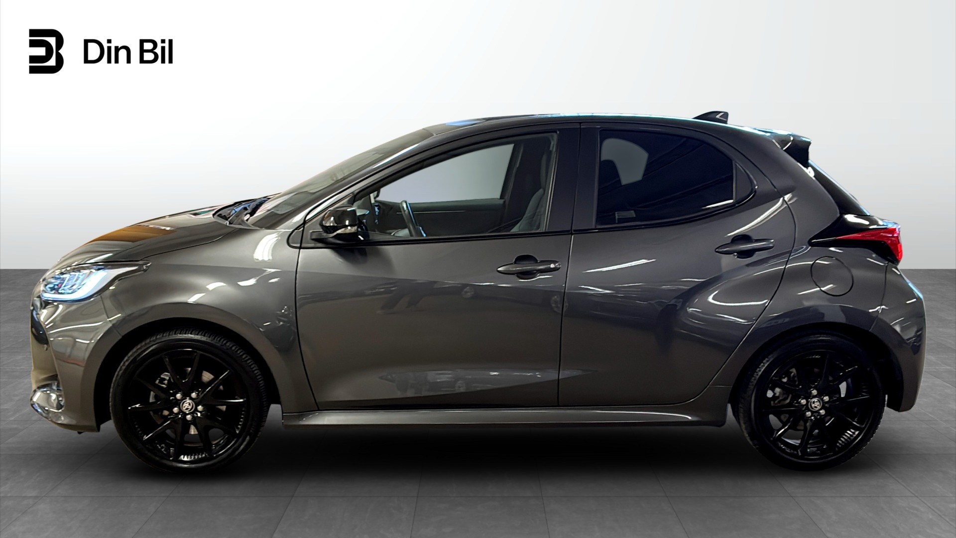 Toyota Yaris ULS62B