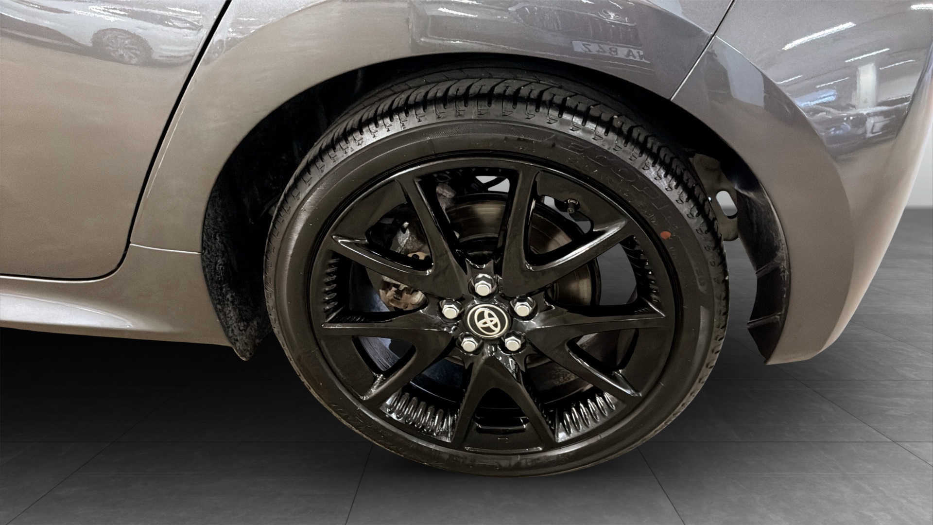 Toyota Yaris ULS62B