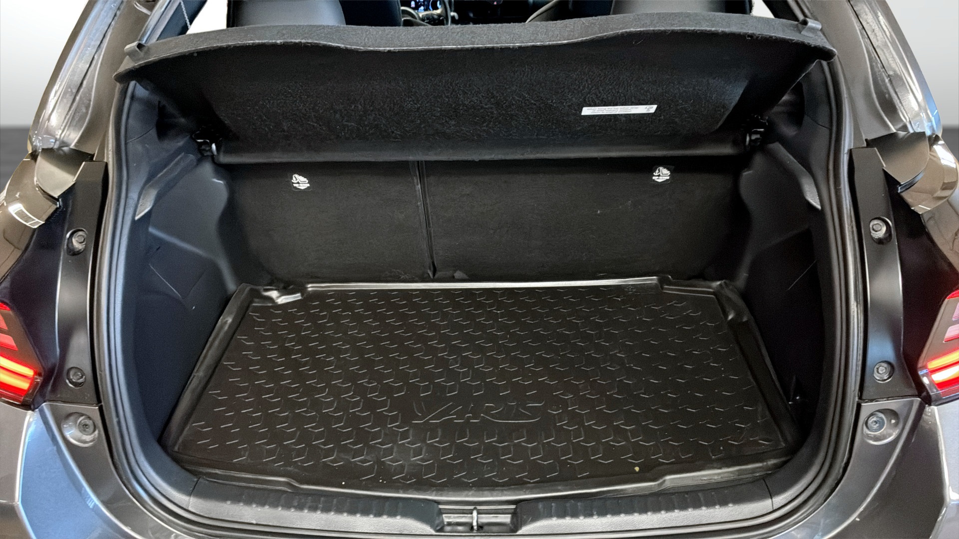 Toyota Yaris ULS62B