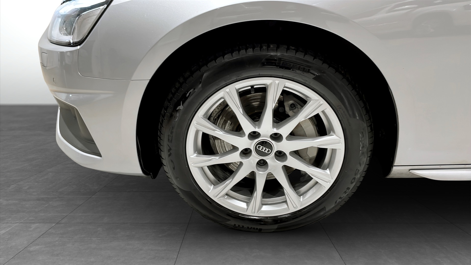Audi A4 Avant UMB69Z