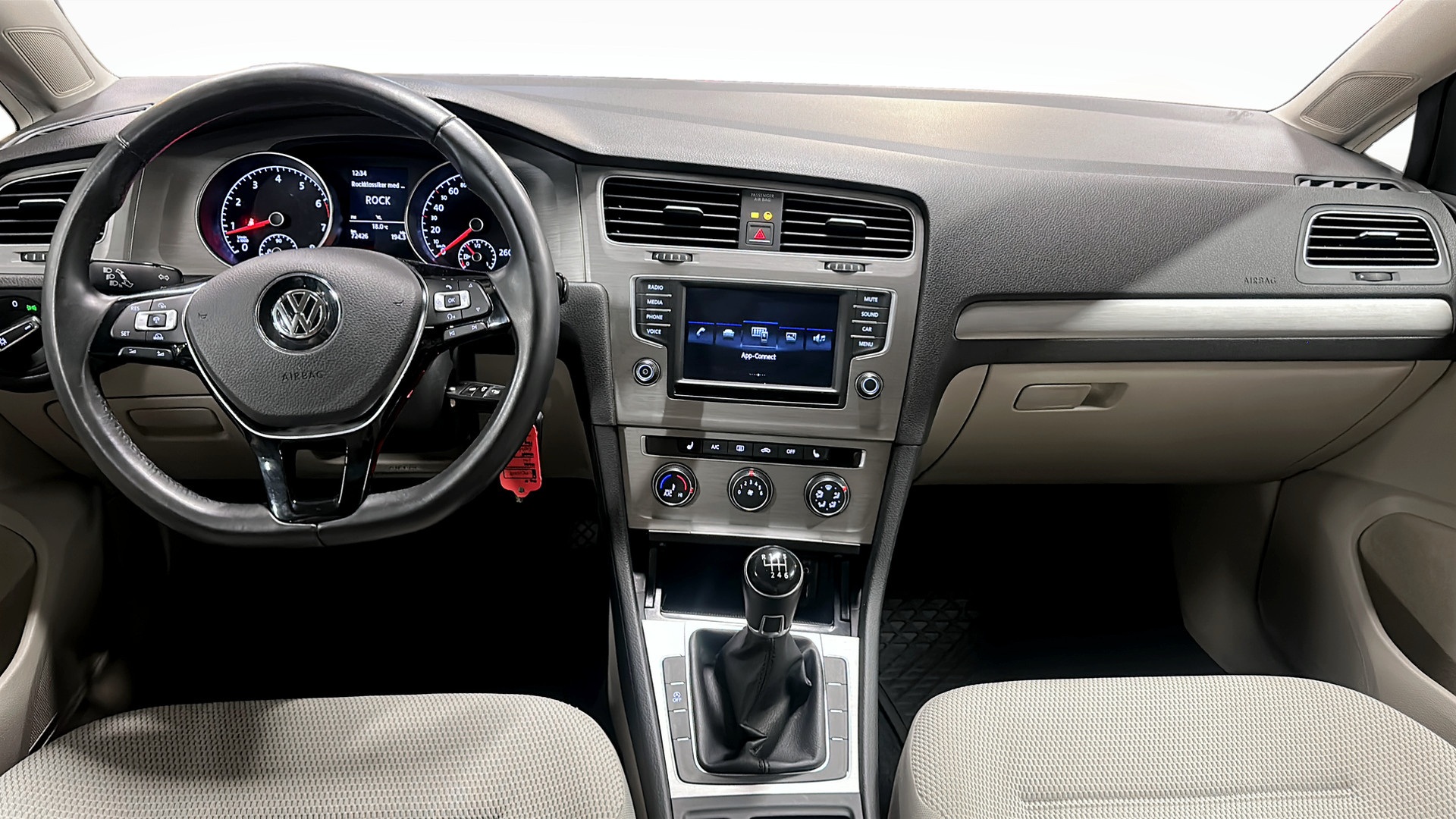 Volkswagen Golf UMC009