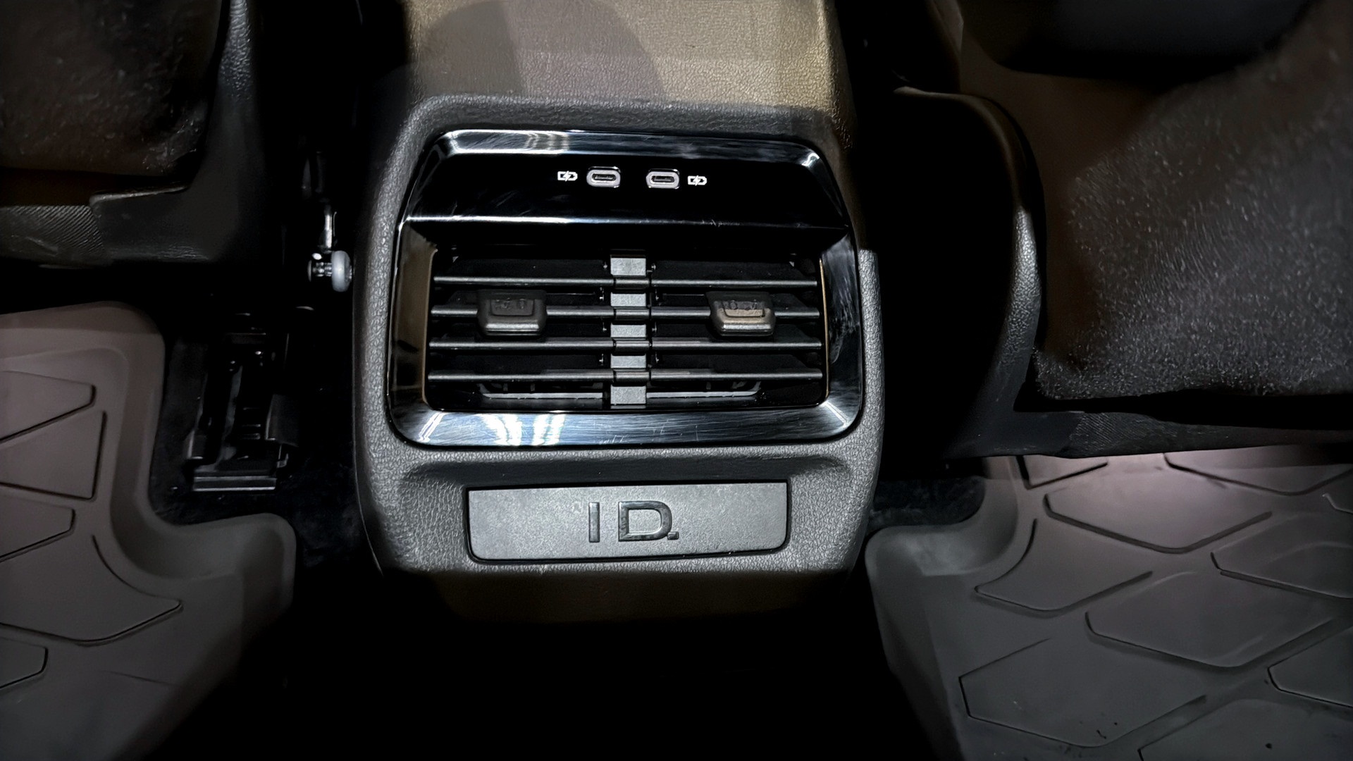 Volkswagen ID.4 UMD16A
