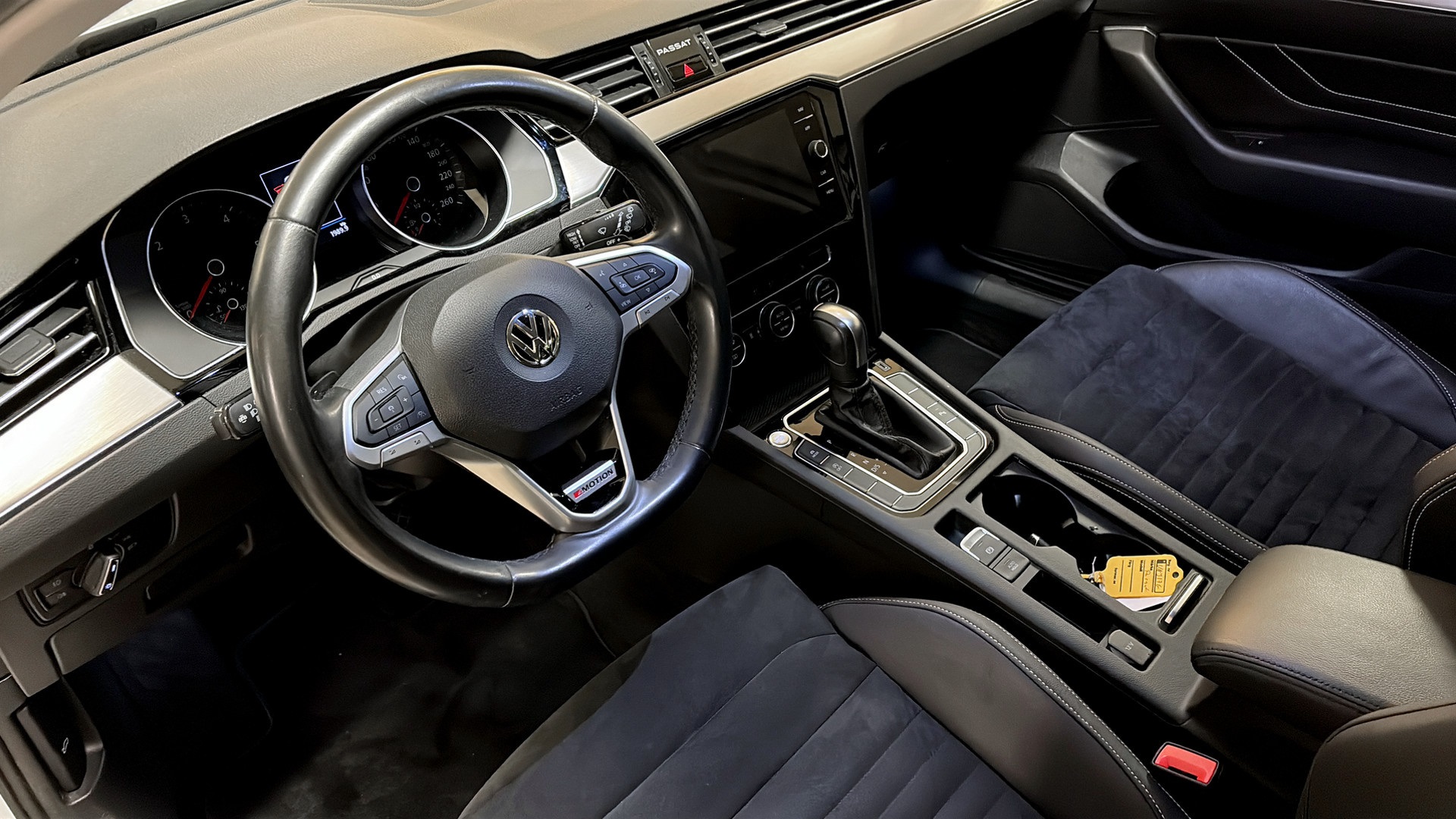 Volkswagen Passat Sportscombi UNJ17G