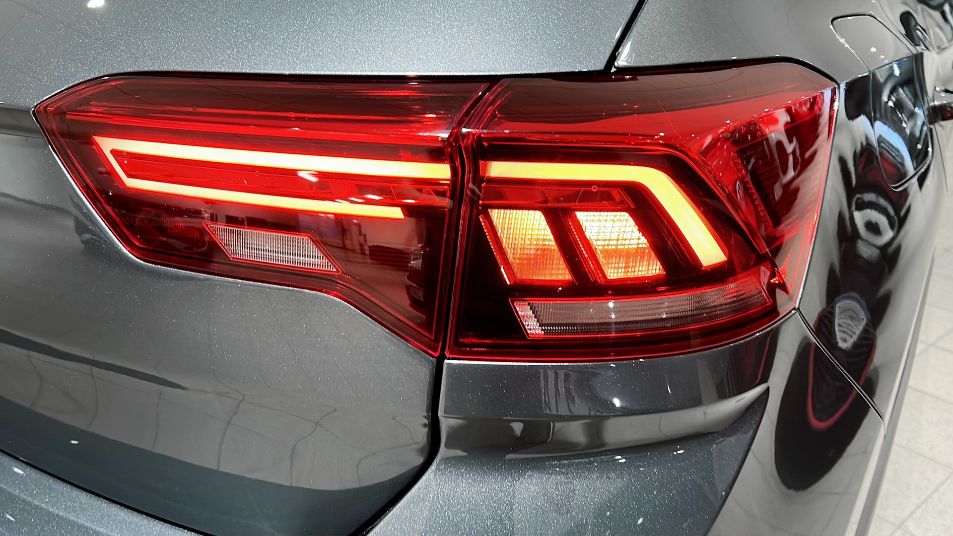 Volkswagen T-Roc UOJ06G