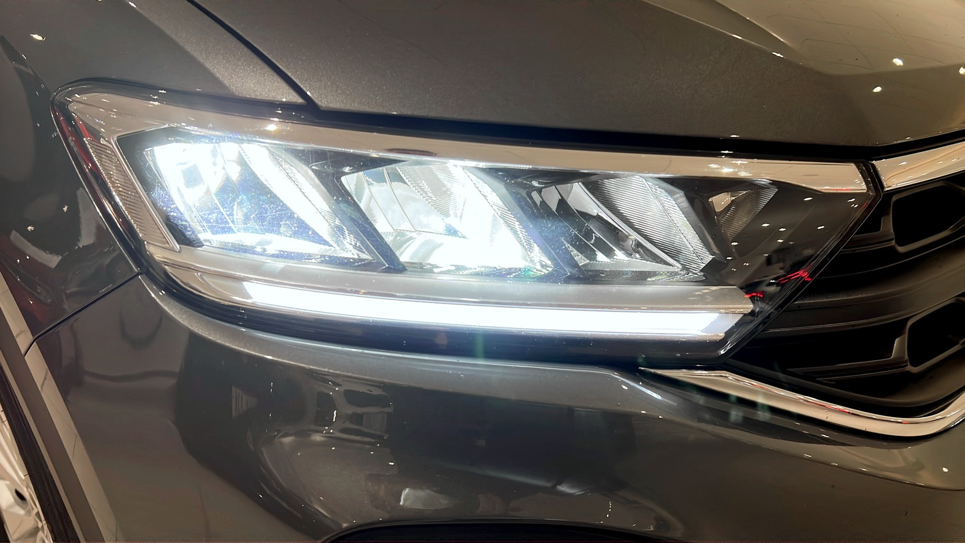 Volkswagen T-Roc UOJ06G