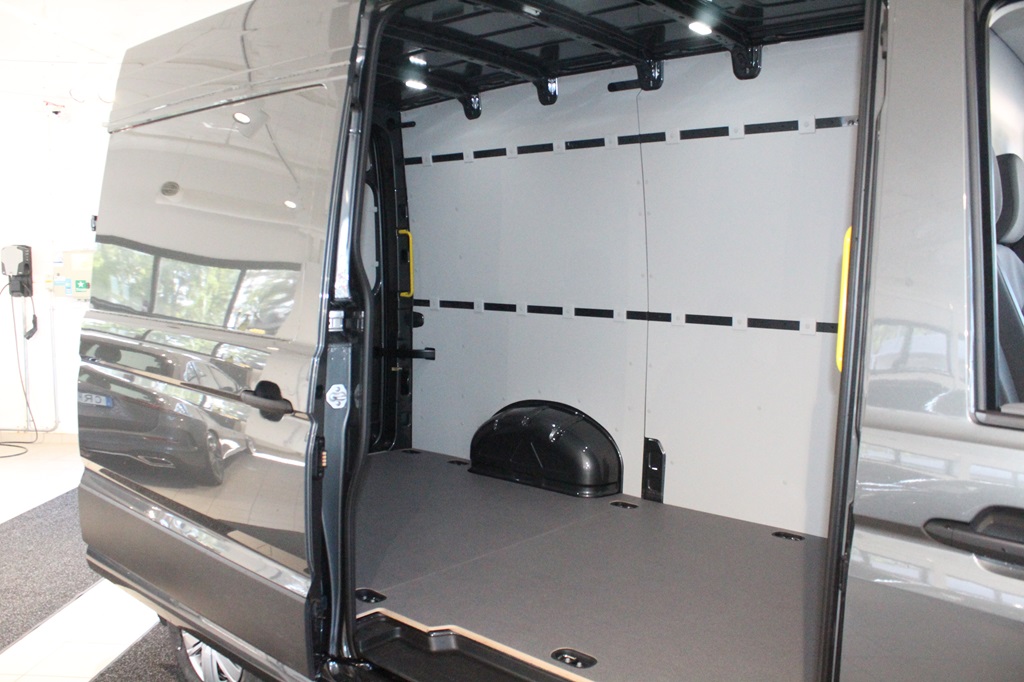 Volkswagen Crafter Skåp kort hjulbas UOR91B