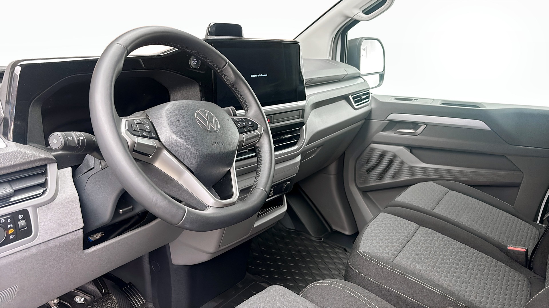 Volkswagen T7 Transporter UPG11B