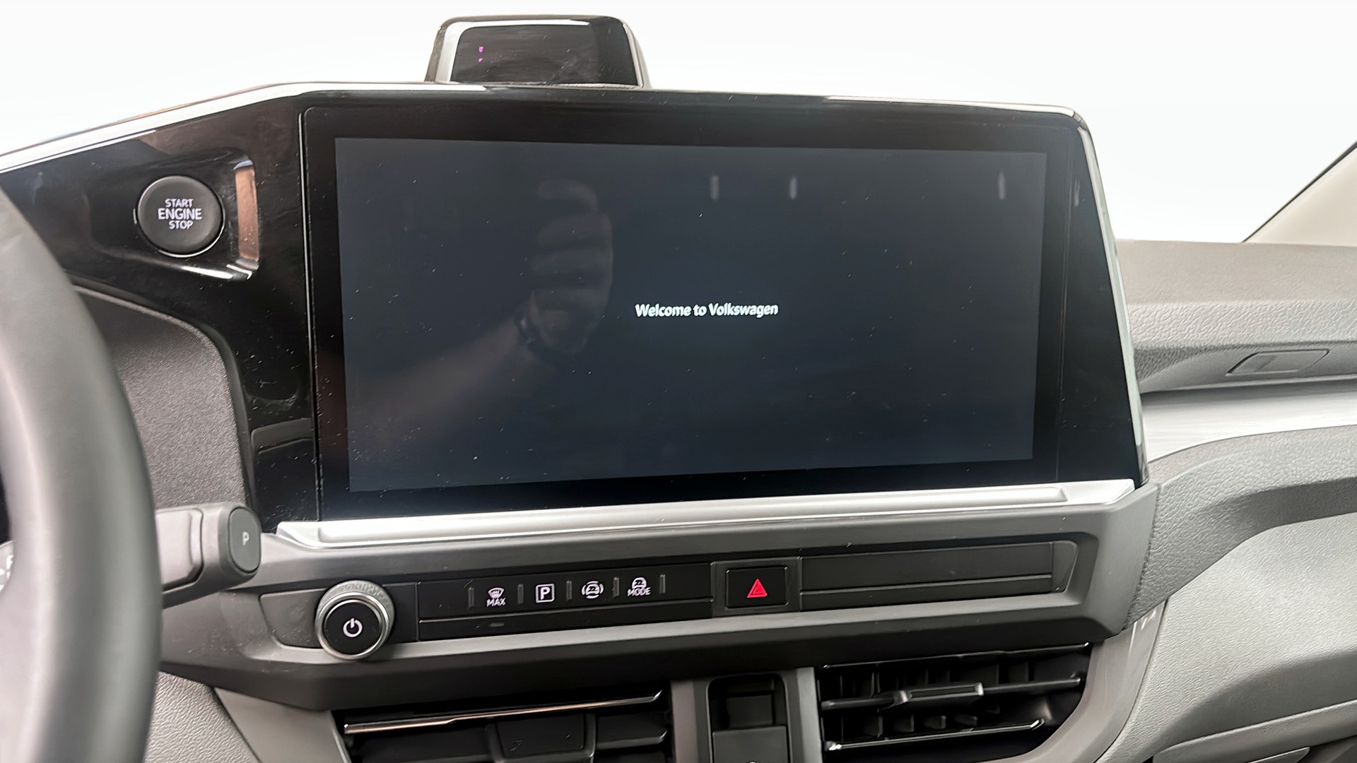 Volkswagen T7 Transporter UPG11B